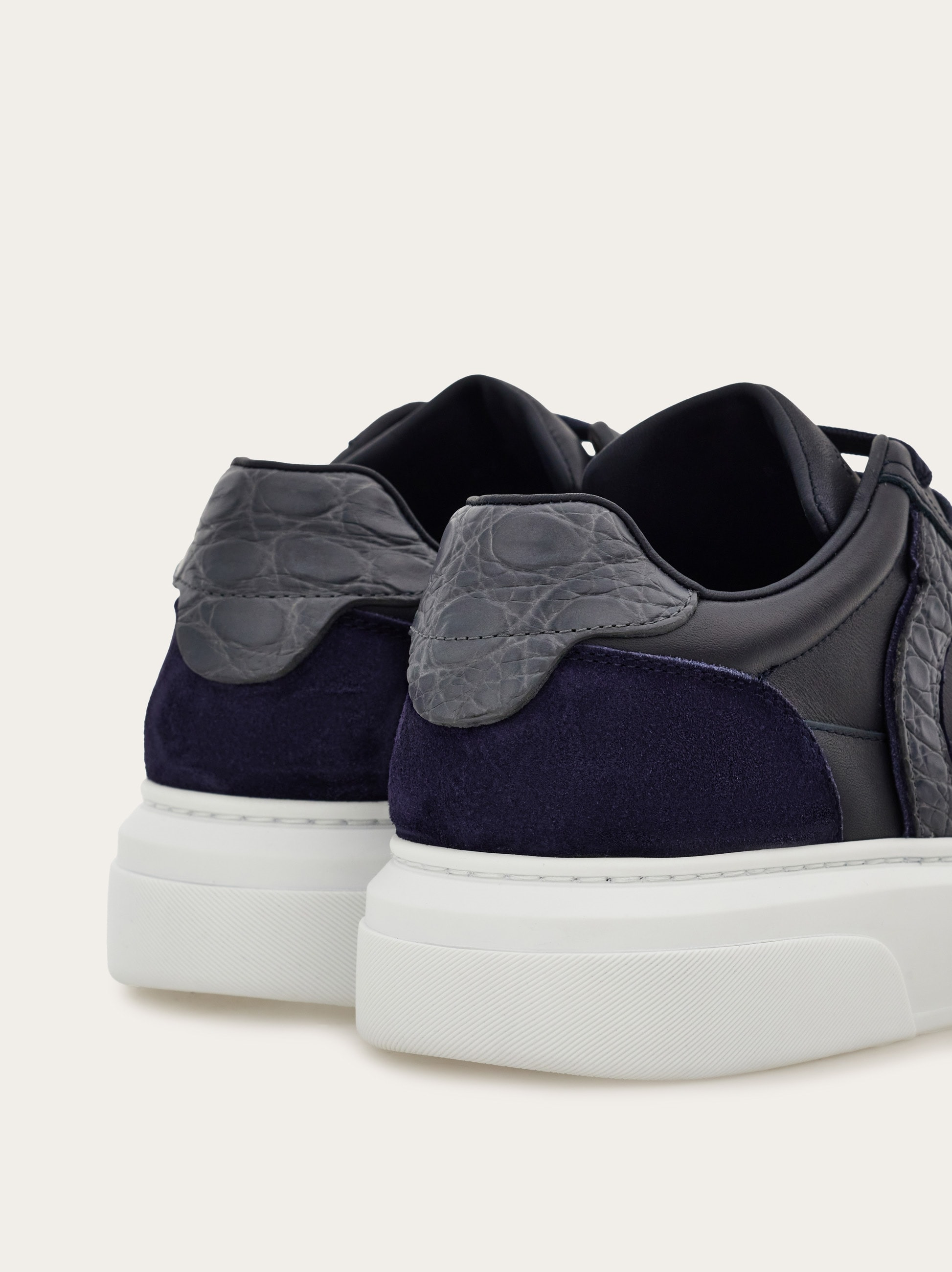 Low-top sneaker with Gancini detail - 4