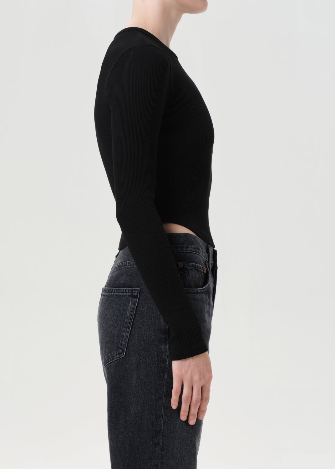 NEEMA TEE IN BLACK - 3