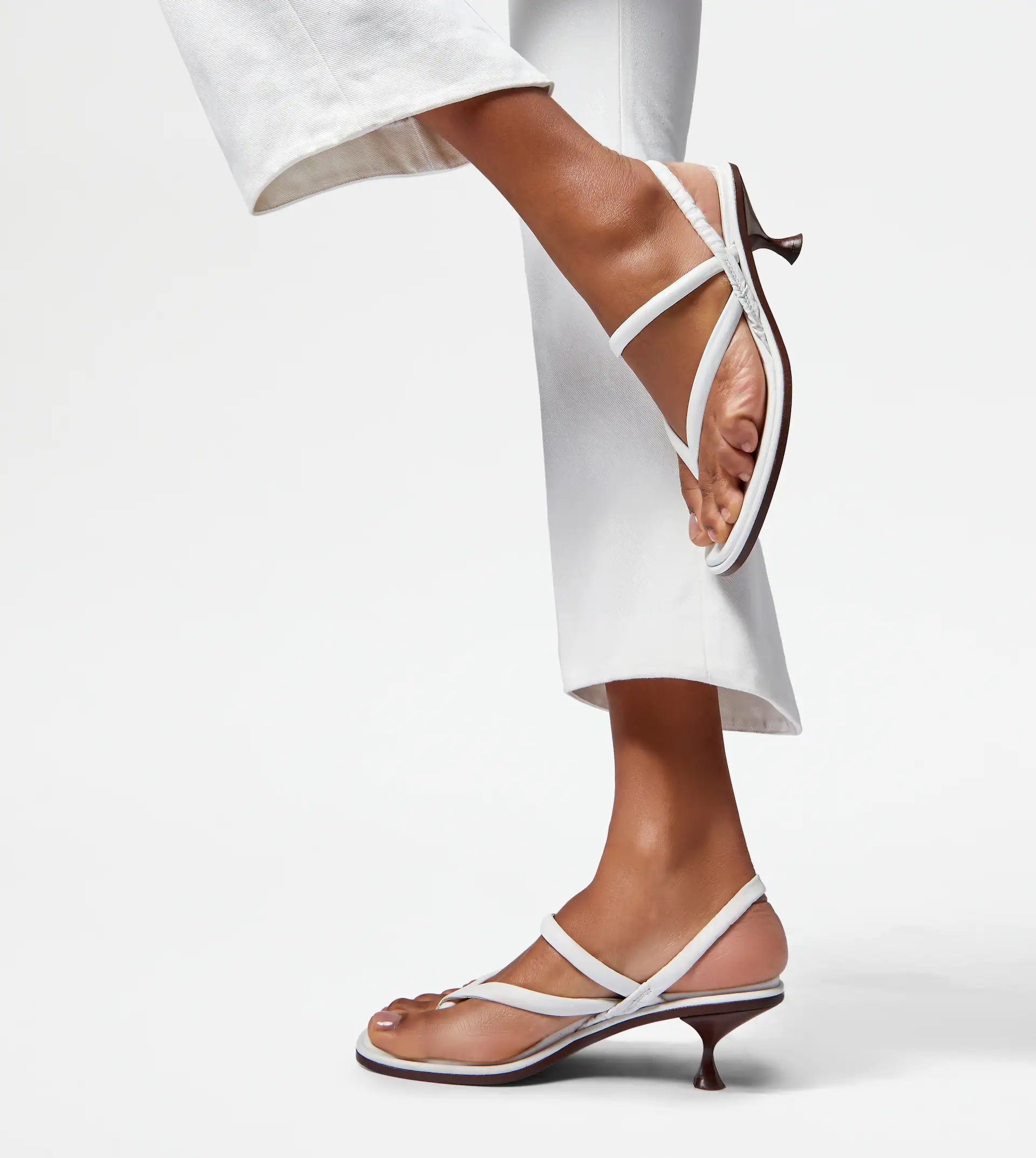 Tod's THONG SANDALS IN LEATHER WITH HEEL - WHITE | REVERSIBLE