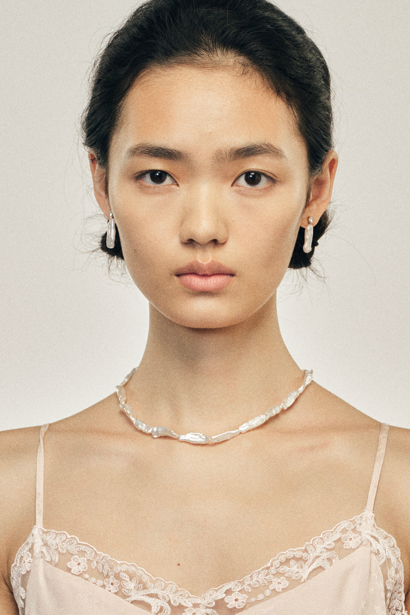 Simone Rocha Carabiner Pearl Necklace outlook