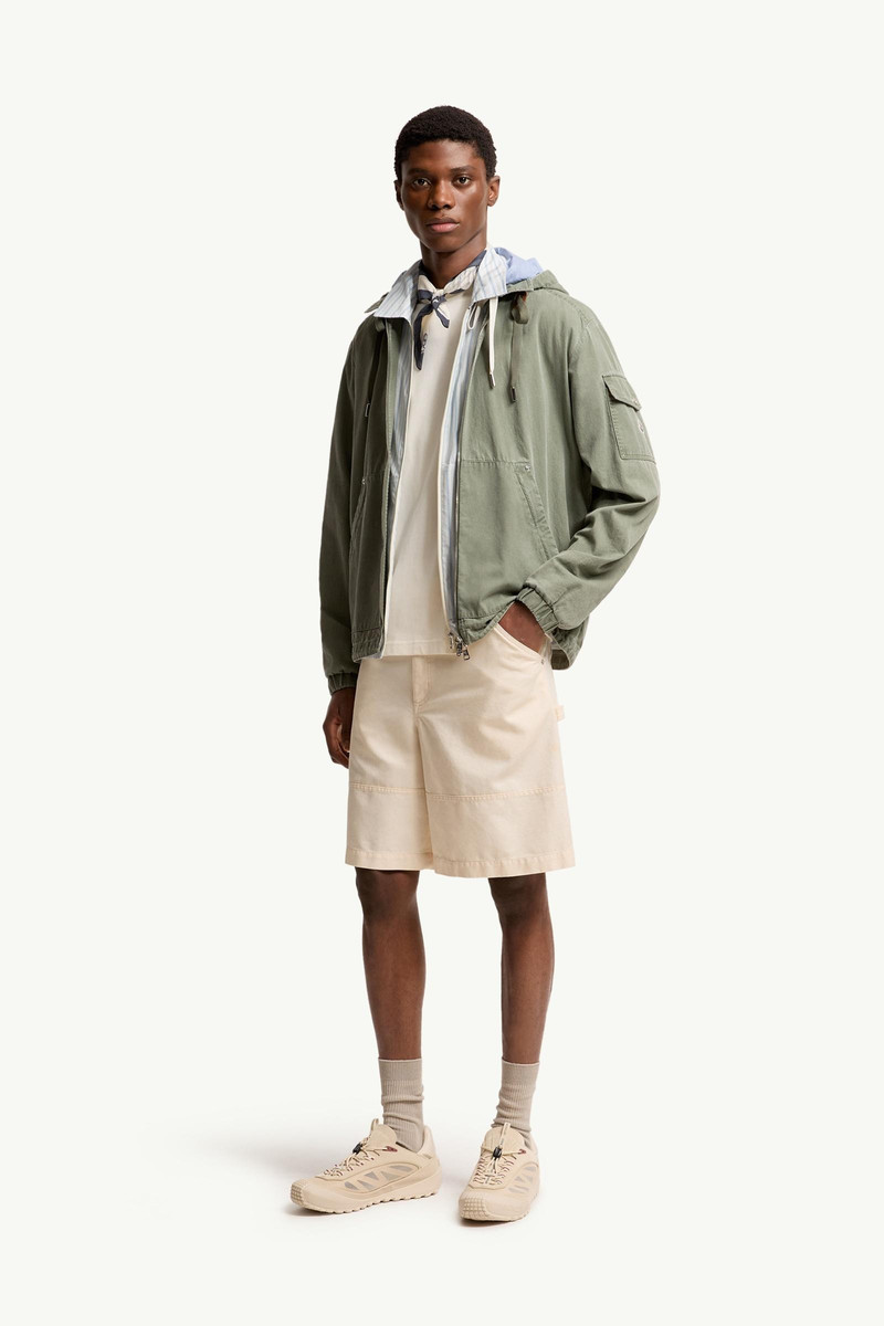 Moncler Linen & Cotton Gabardine Cargo Shorts outlook