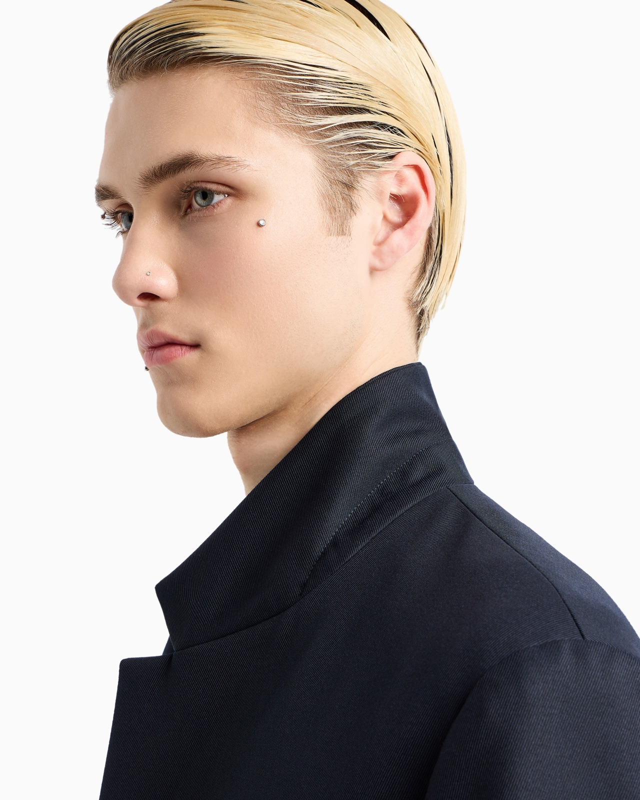 Single-breasted trench coat in a heavyweight, virgin wool-blend gabardine - 5