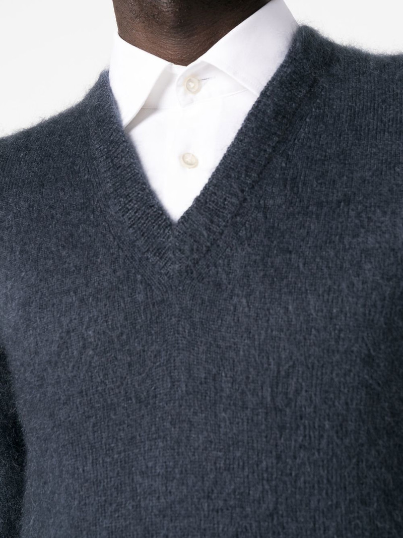 V-neck knitted jumper 5
