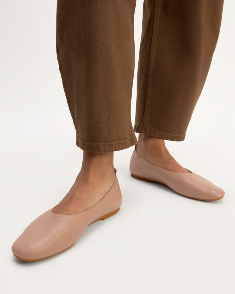 EVERLANE THE DAY GLOVE outlook