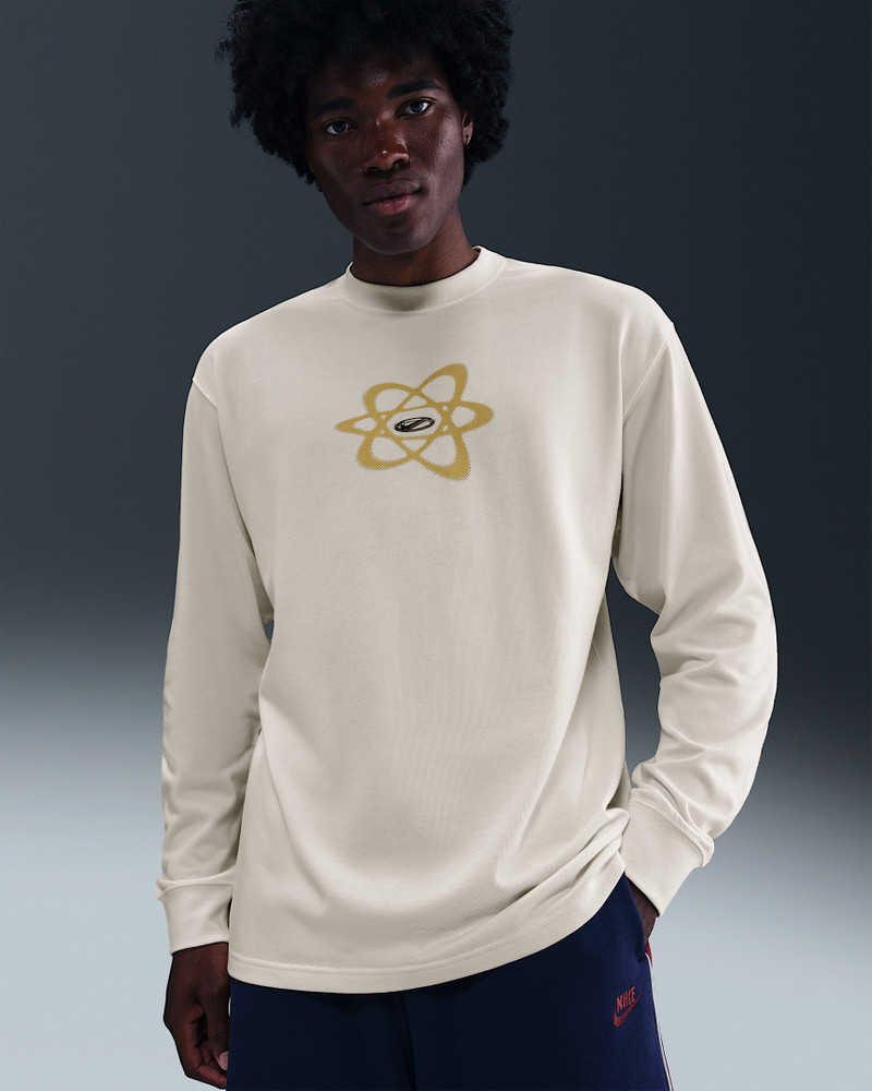 Nike Sportswear Long-Sleeve T-Shirt 1