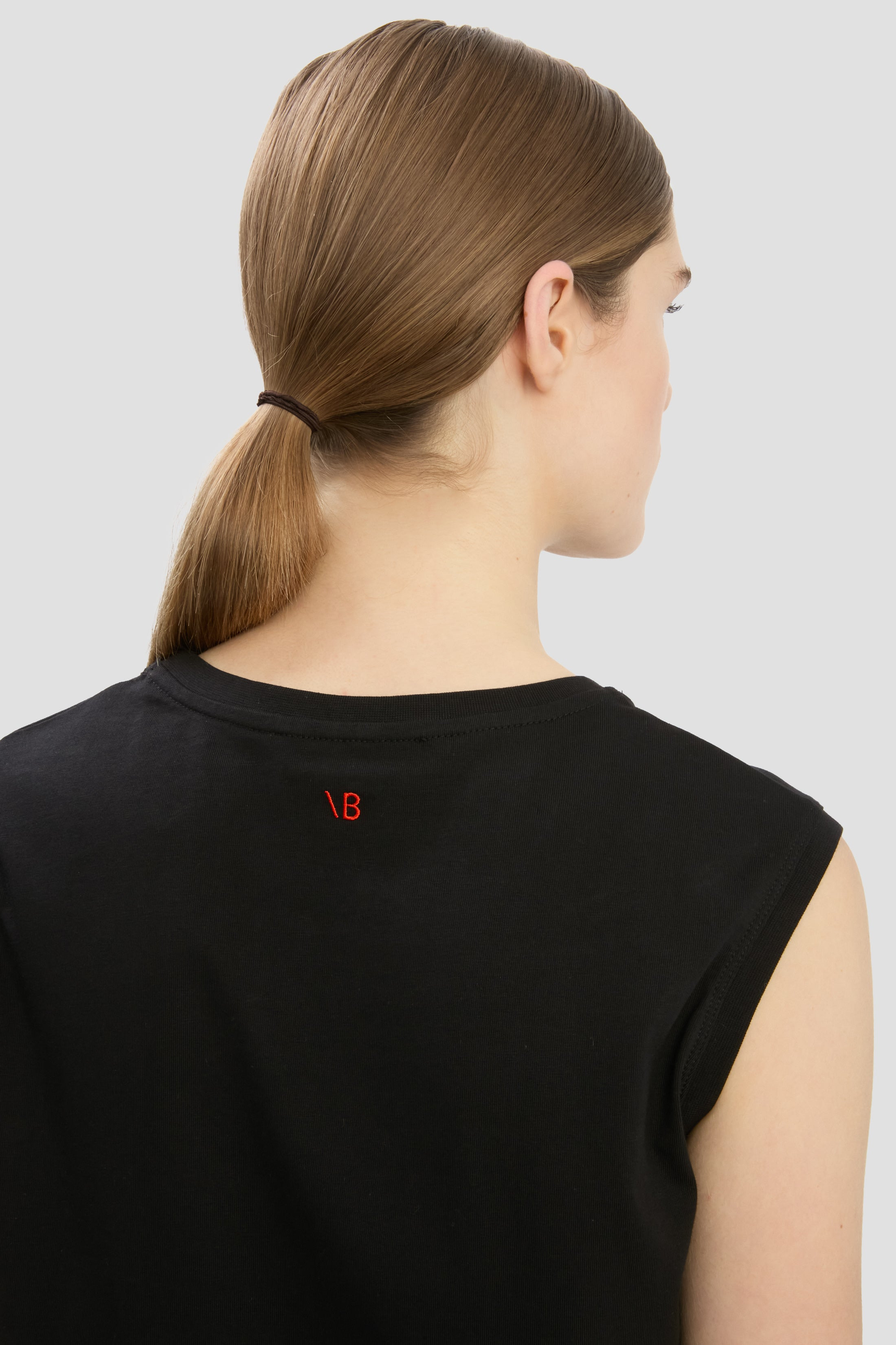 Sleeveless T-Shirt In Black - 5