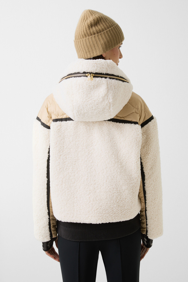 Kora ski jacket in Off-white/beige 3