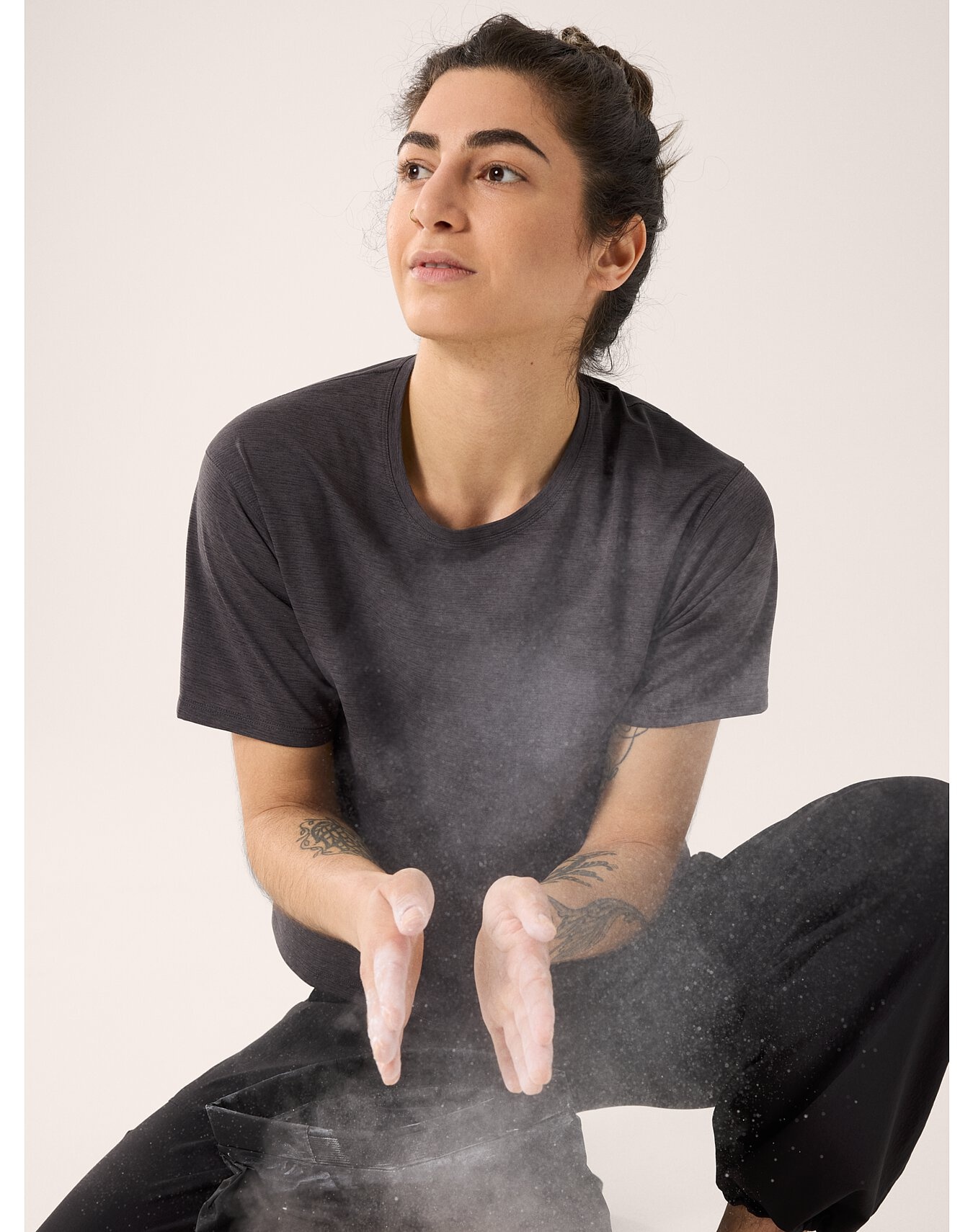 Taema Crop Logo T-Shirt - 3