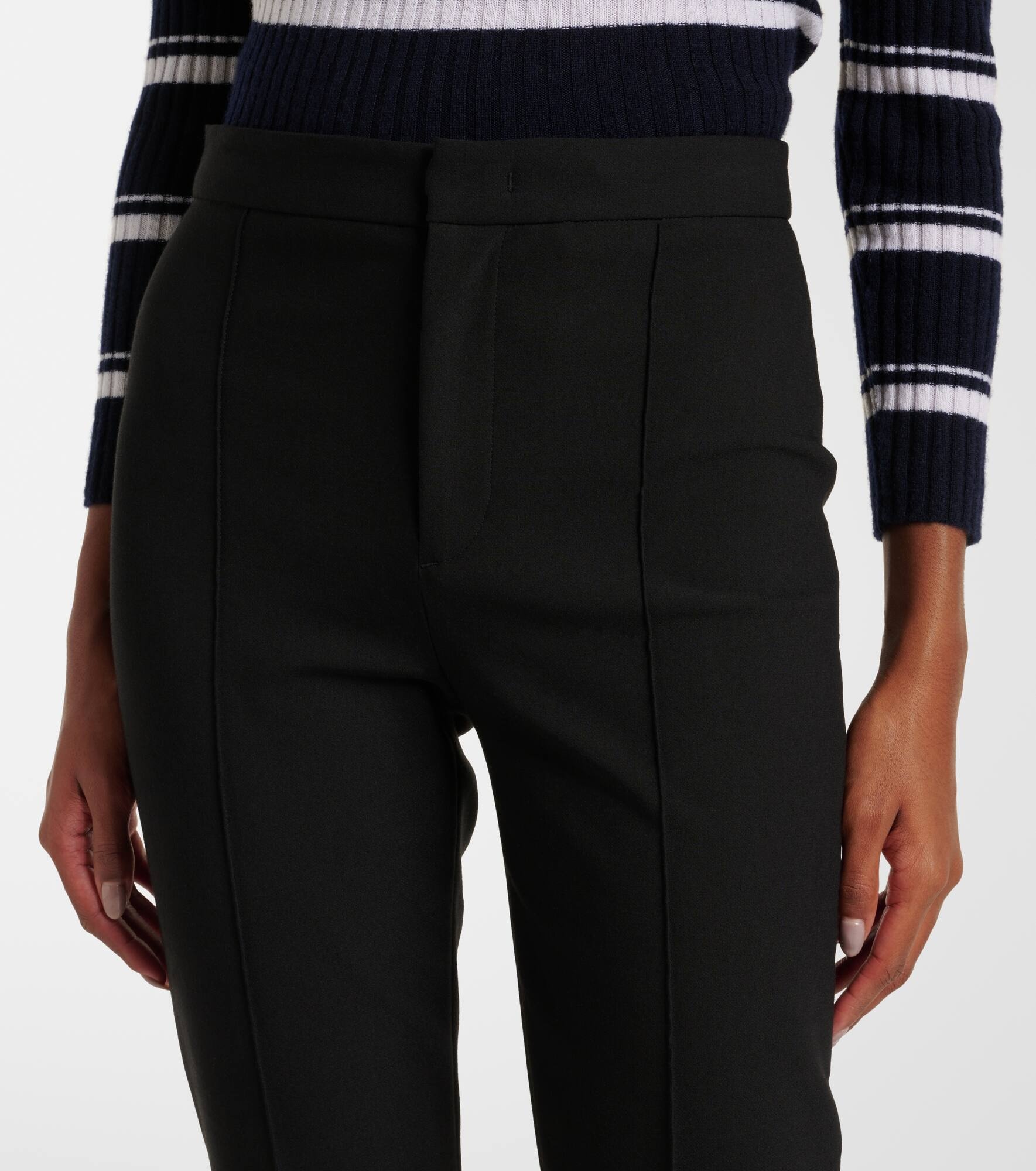Mid-rise slim capri pants - 4