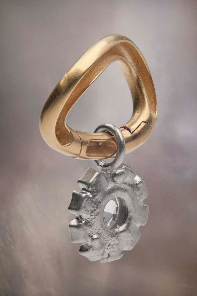 Maison Margiela Two-tone pendant earring outlook