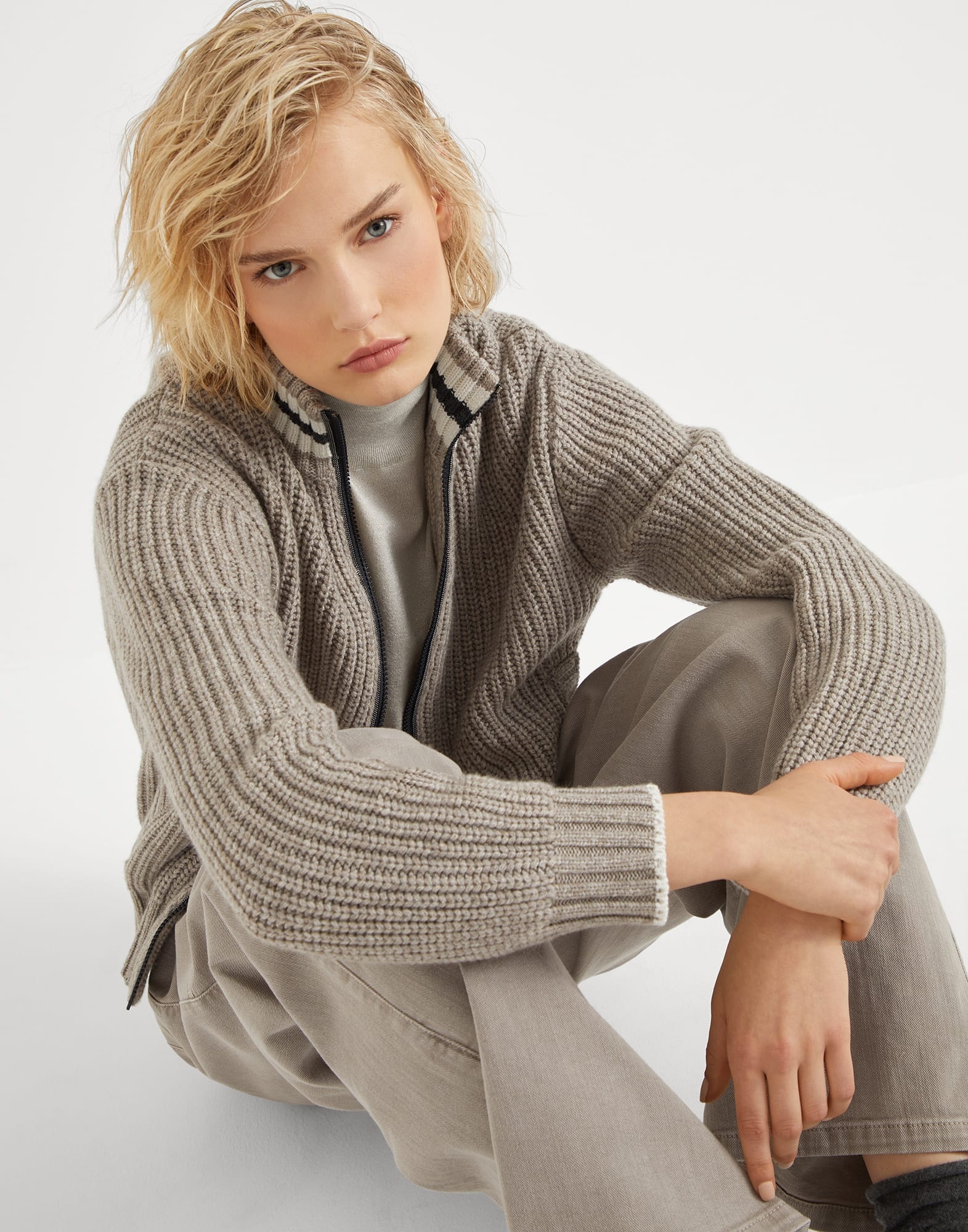 Cashmere Feather yarn English rib knit cardigan with shiny trims - 4
