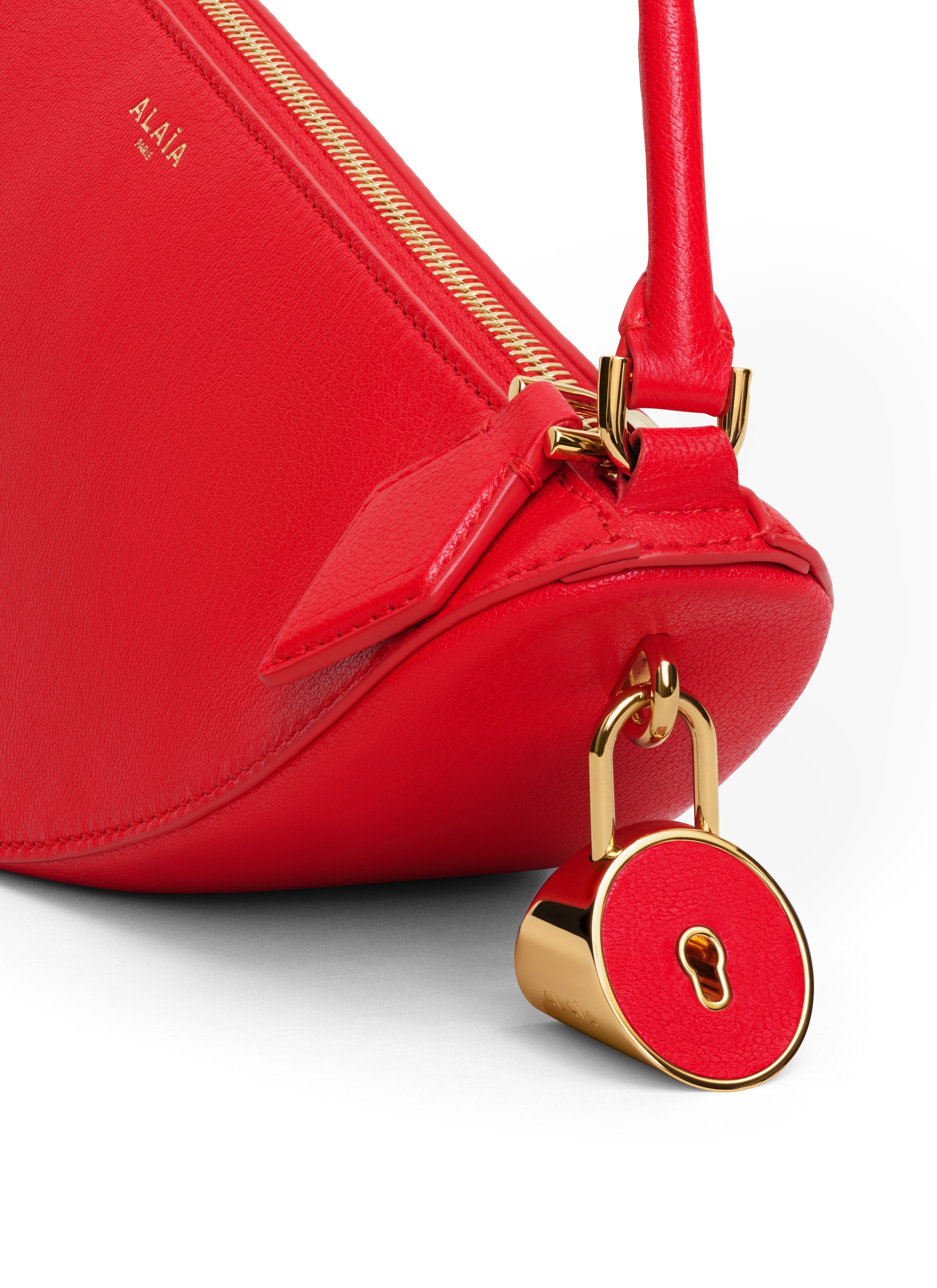 ★ALAIA直営店★LE DEMI CAUR ゴートスキン バッグ Alaïa LE DEMI-CŒUR BAG IN GOATSKIN | REVERSIBLE