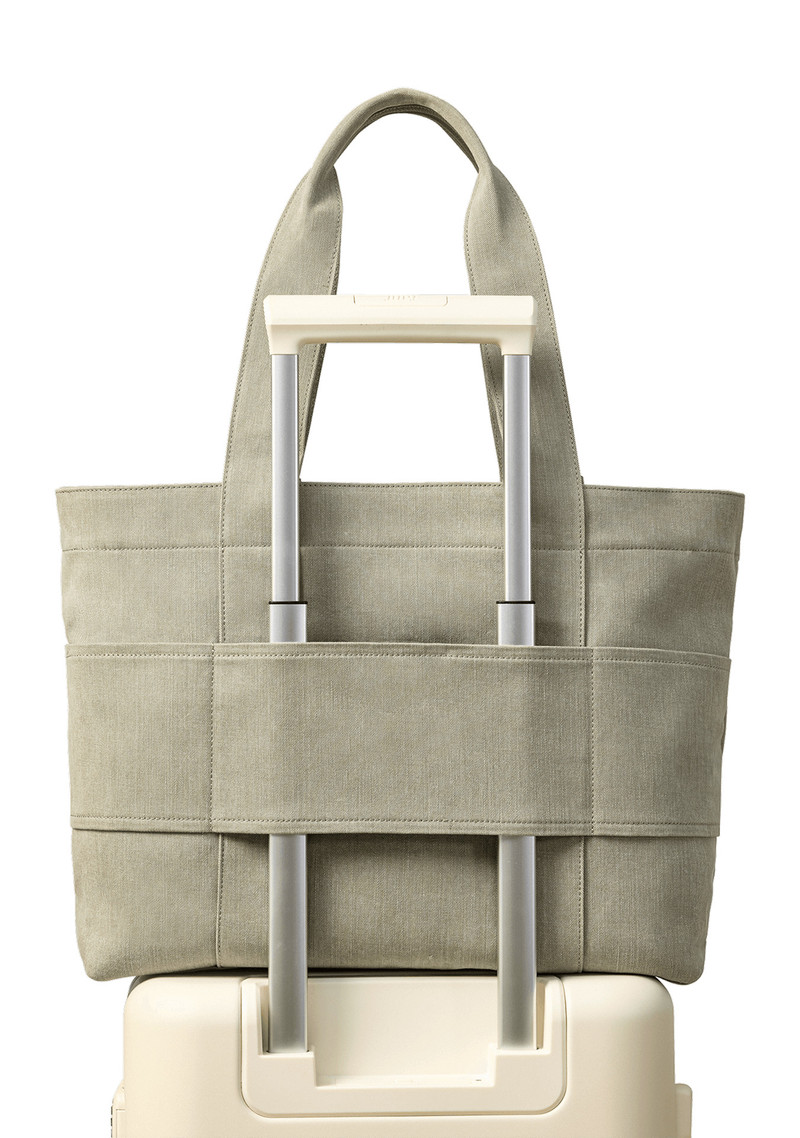 Wayfarer Large Tote 6