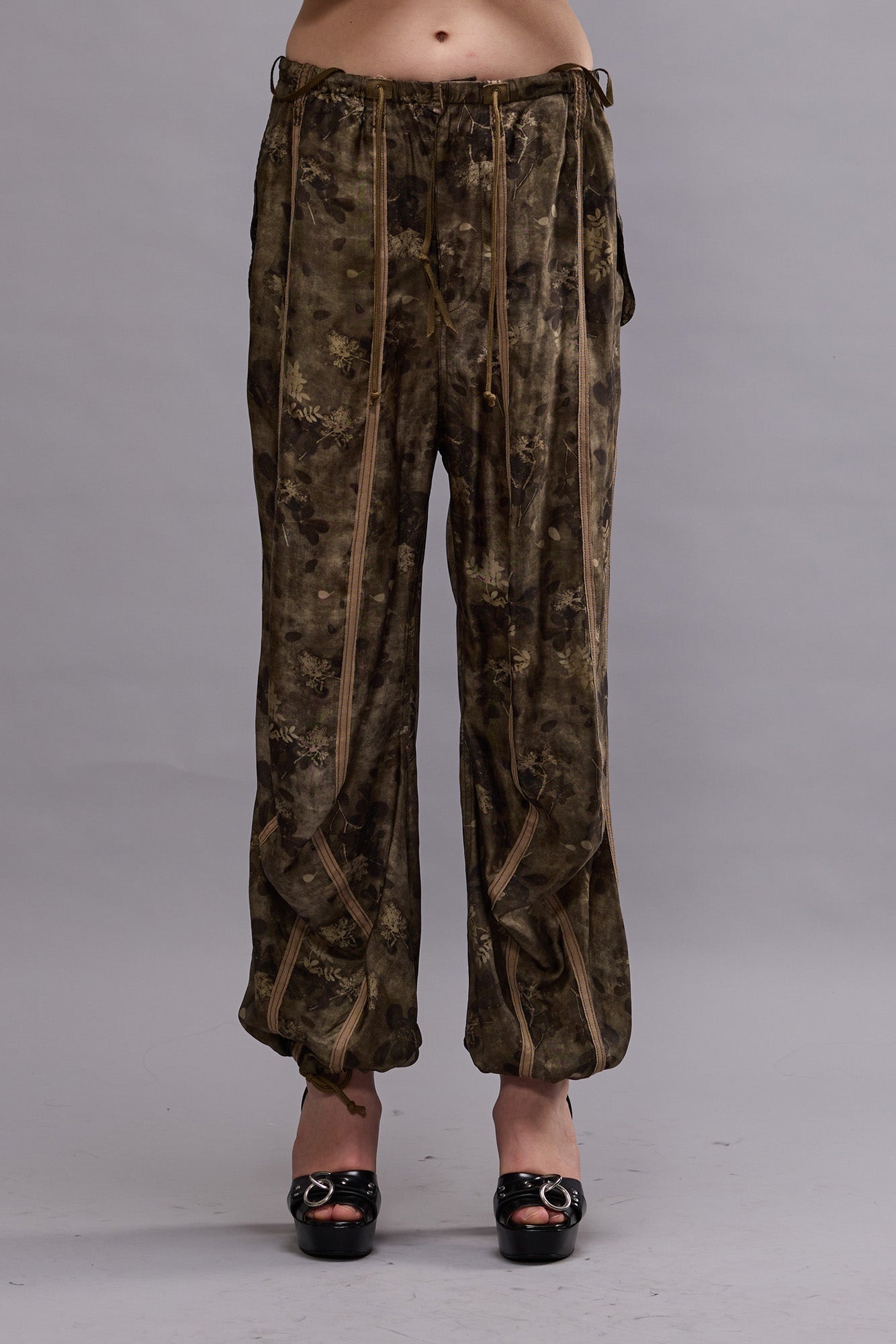 BALLOON PANTS WITH DOUBLE SEAM - OLIVE FLORAL - 2
