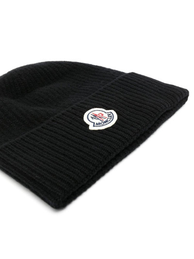 Moncler logo-patch beanie outlook