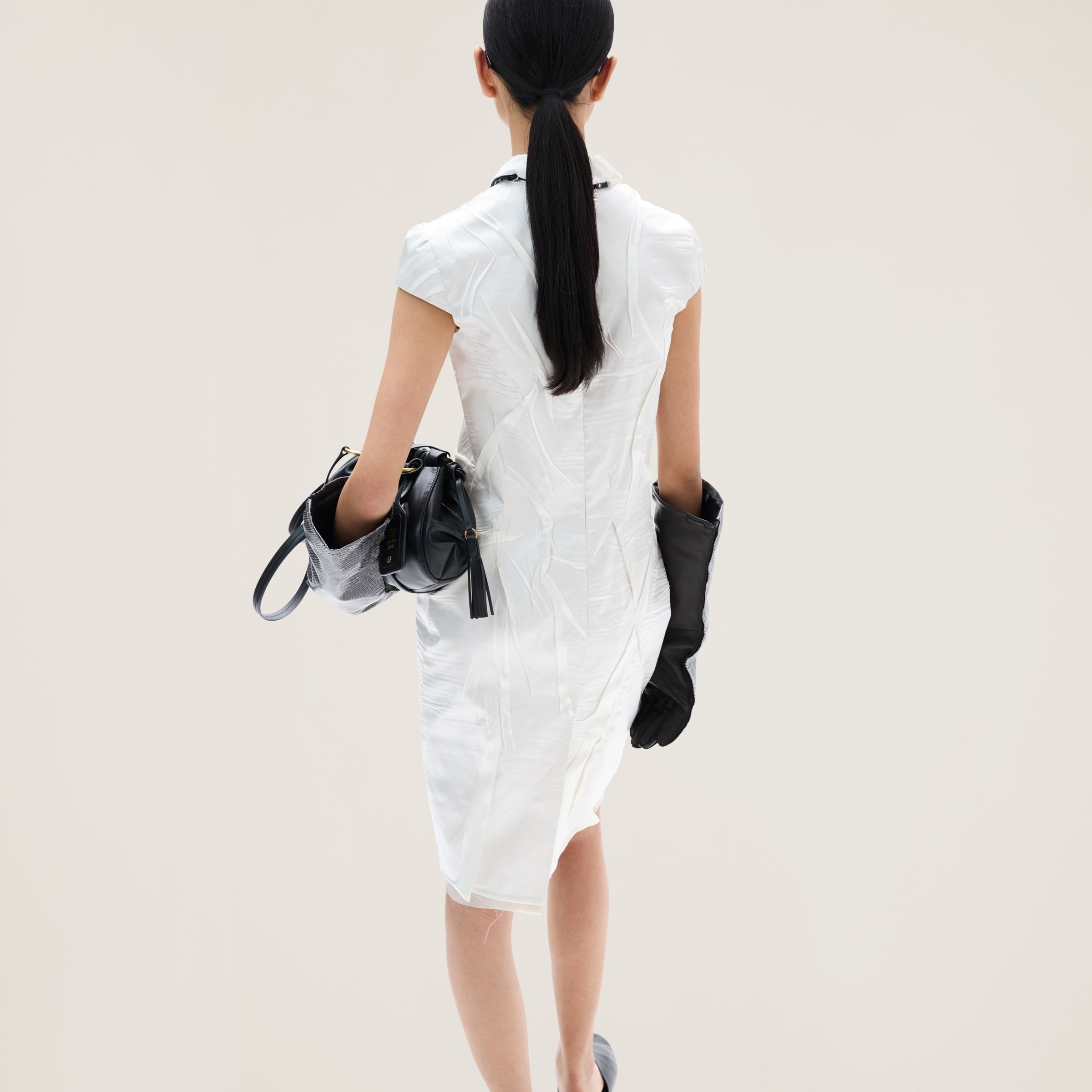 Wrinkled crepe satin dress - 3