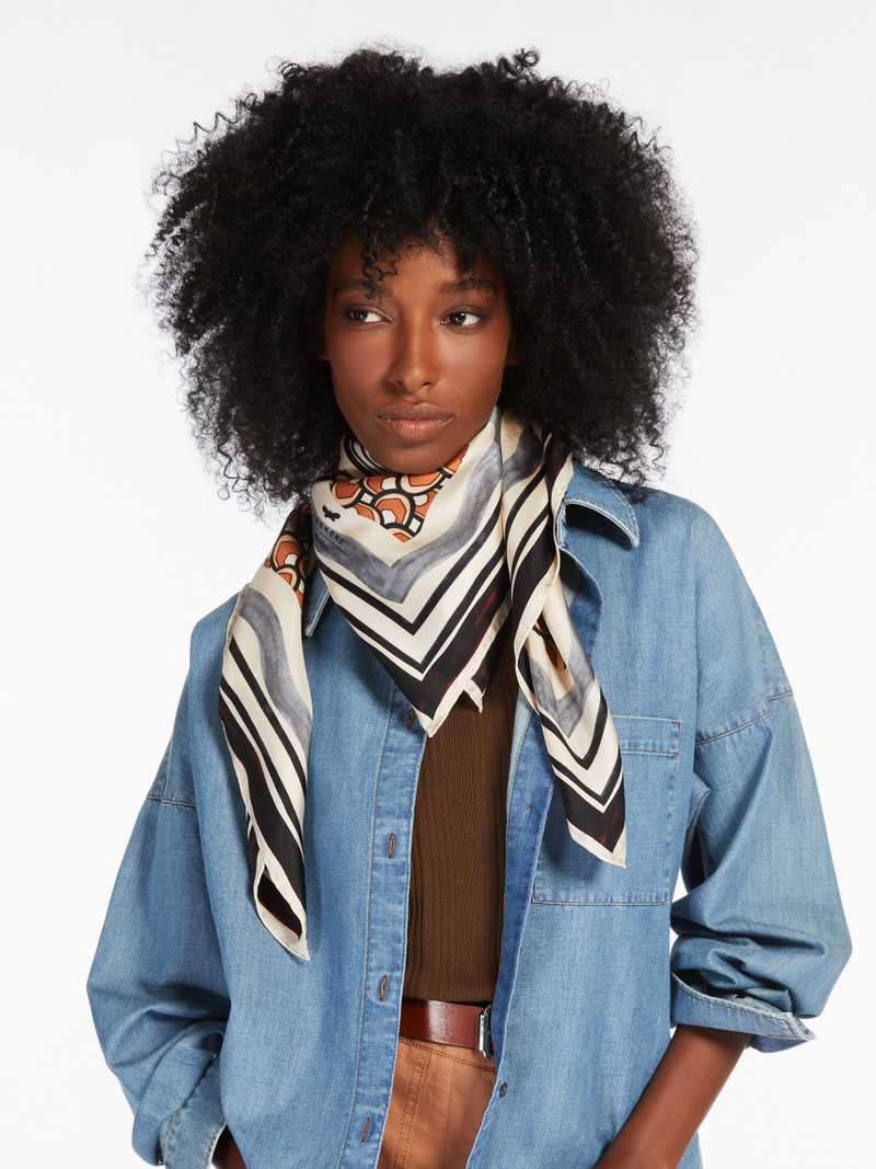 ONESTO Printed silk twill foulard 4