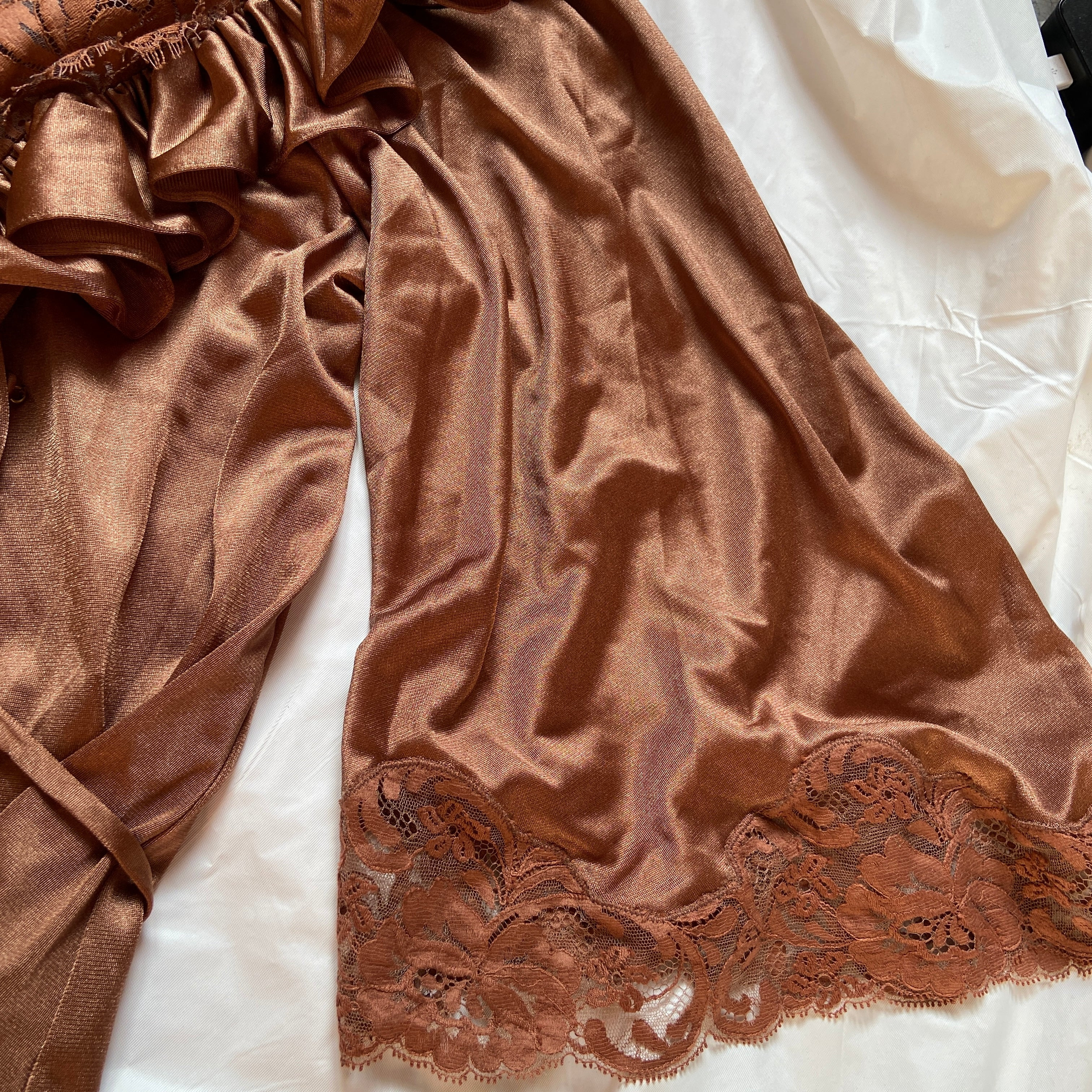 Vetements fall 2019 demna metallic brown floral ruffles lace robe dress - 10