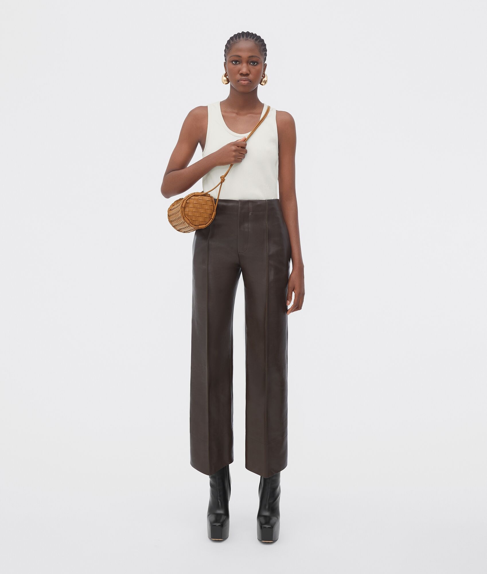 【BOTTEGA VENETA】POUCH ON STRAP Bottega Veneta Woven Pouch On Strap | Vivrelle