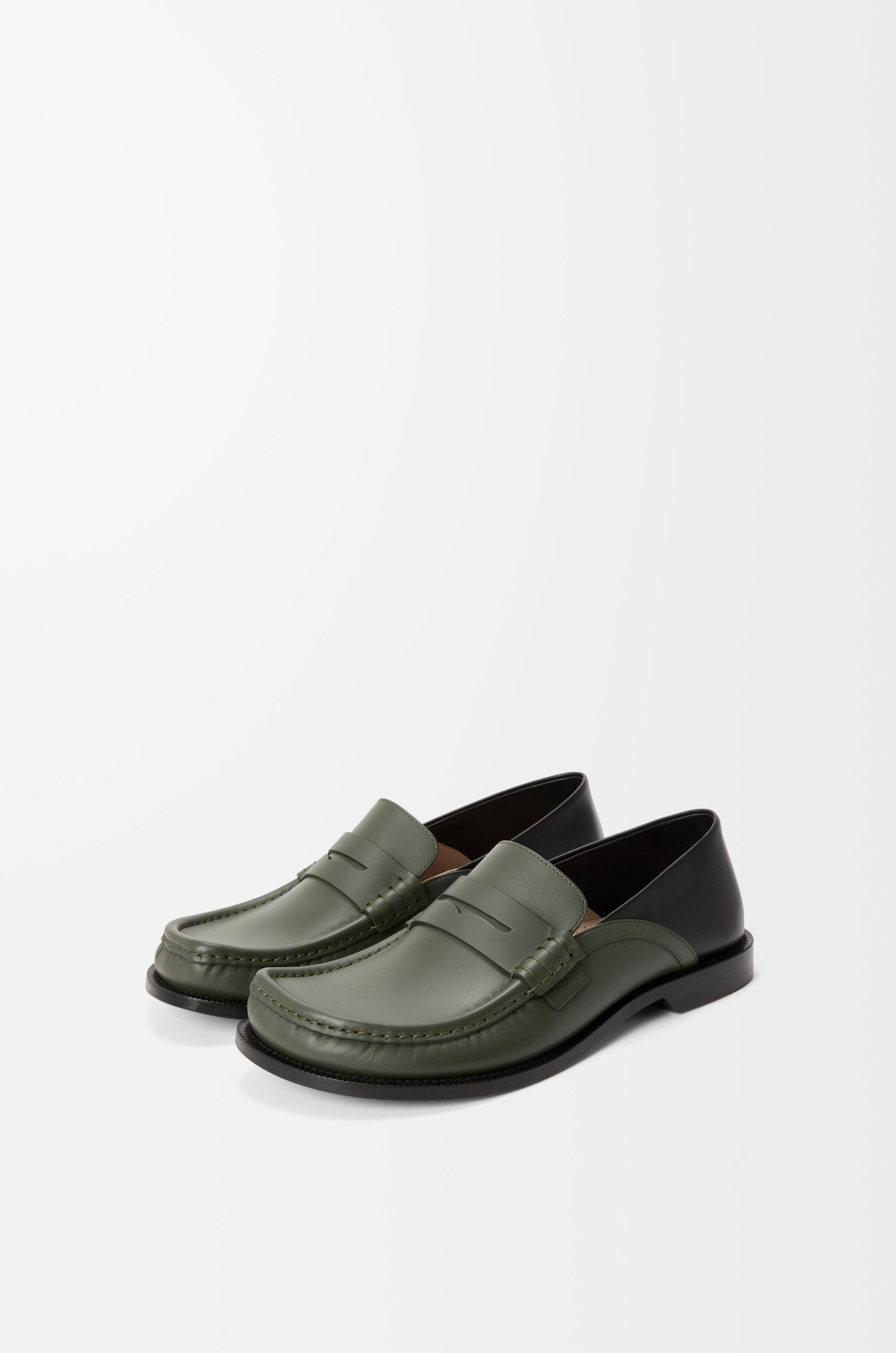 Campo flap back loafer in waxy calfskin - 2