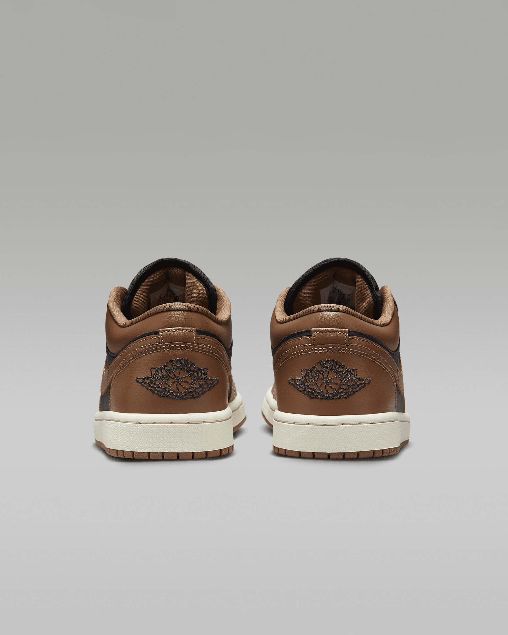 Air Jordan 1 Low Women's Shoes - 6
