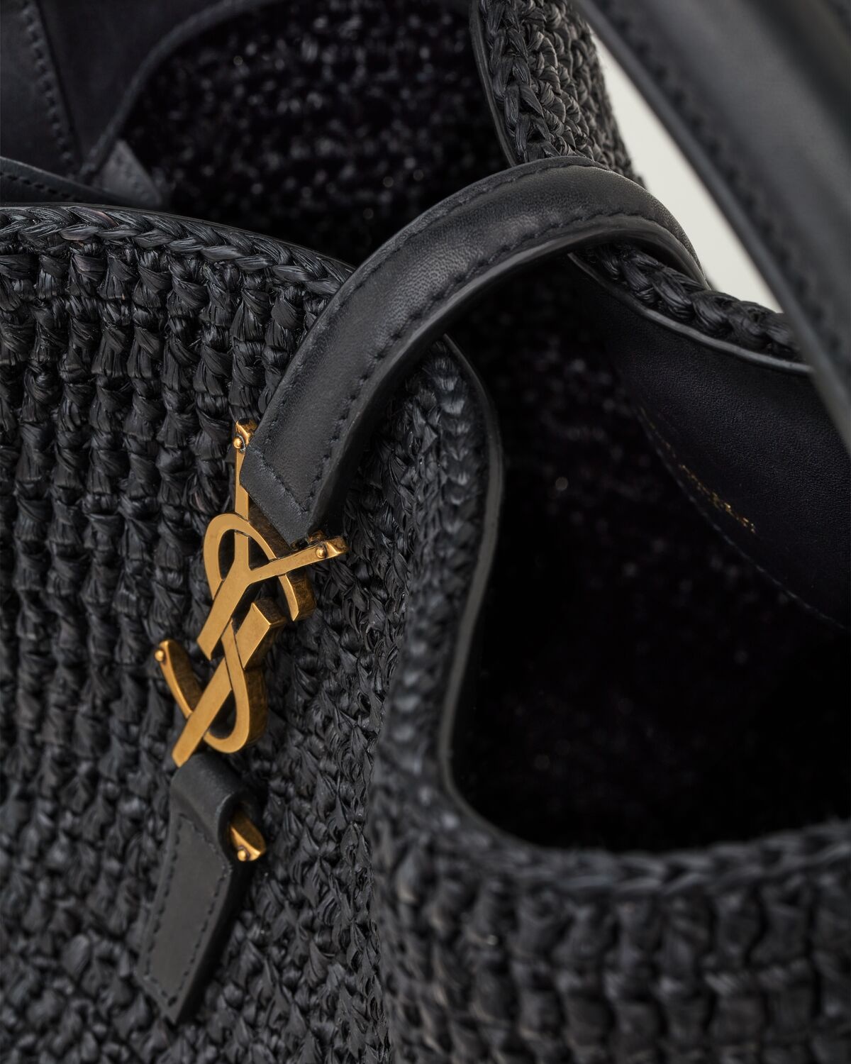LE 37 IN WOVEN RAFFIA AND VEGETABLE-TANNED LEATHER - 8
