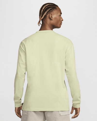 Nike Nike Sportswear Premium Essentials Men's Long-Sleeve Pocket T-Shirt outlook