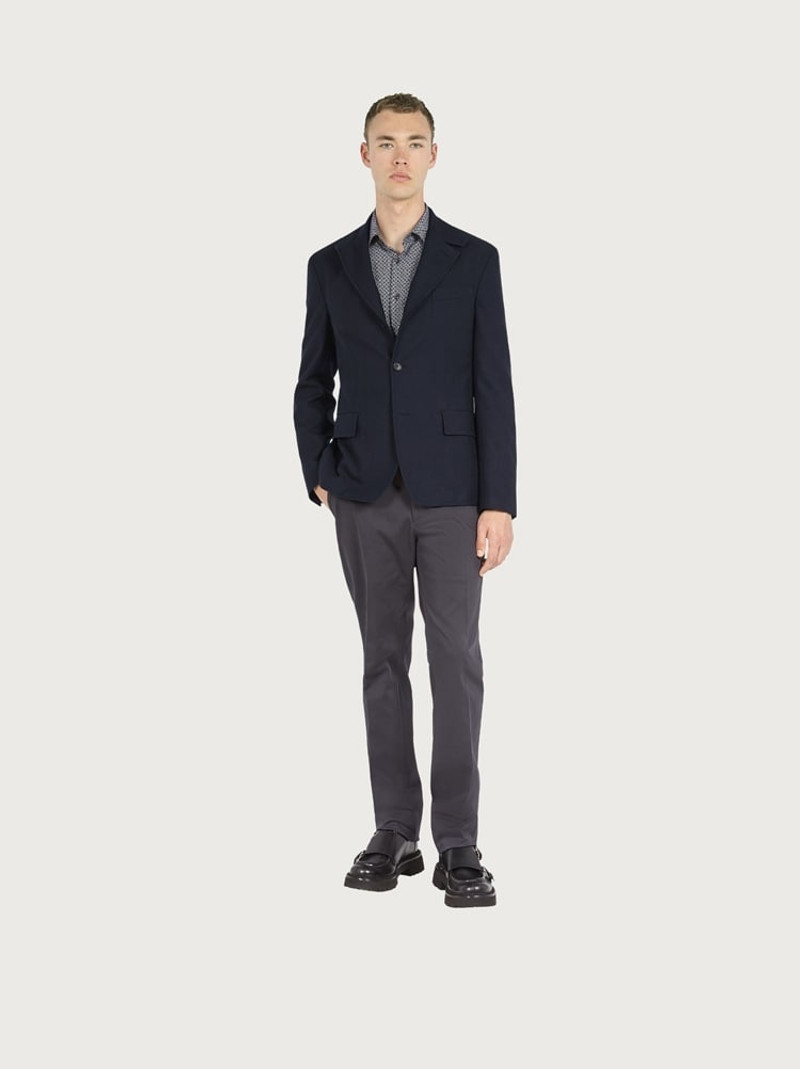 SINGLE BREASTED THREE BUTTON BLAZER 4