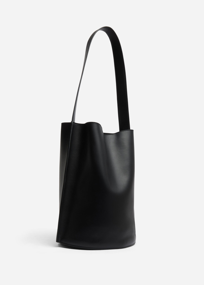 Bucket Tote Bag in Leather 3