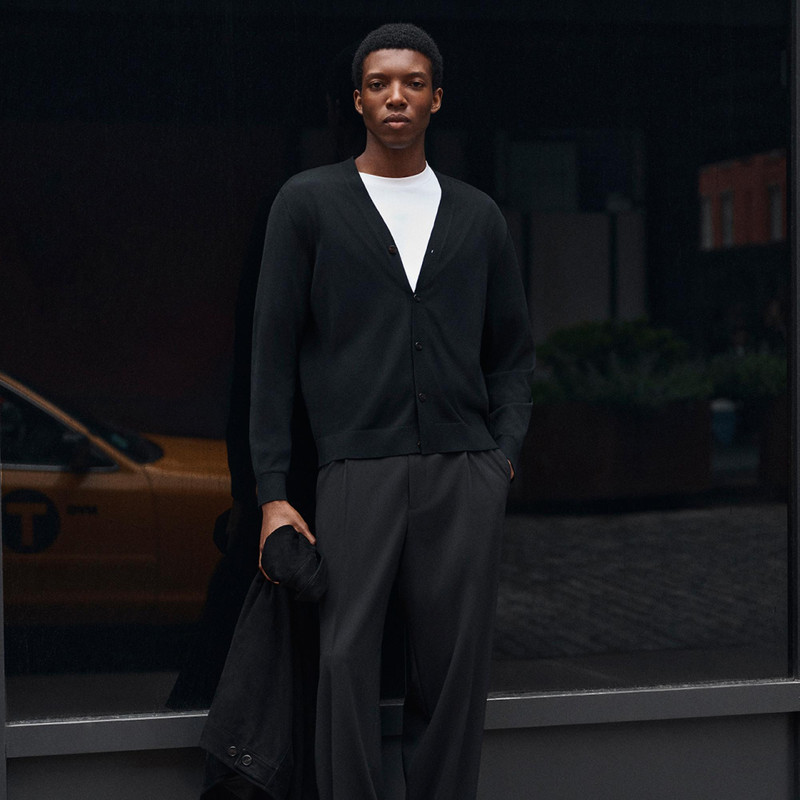 V-Neck Cardigan in Wool Bilen 7