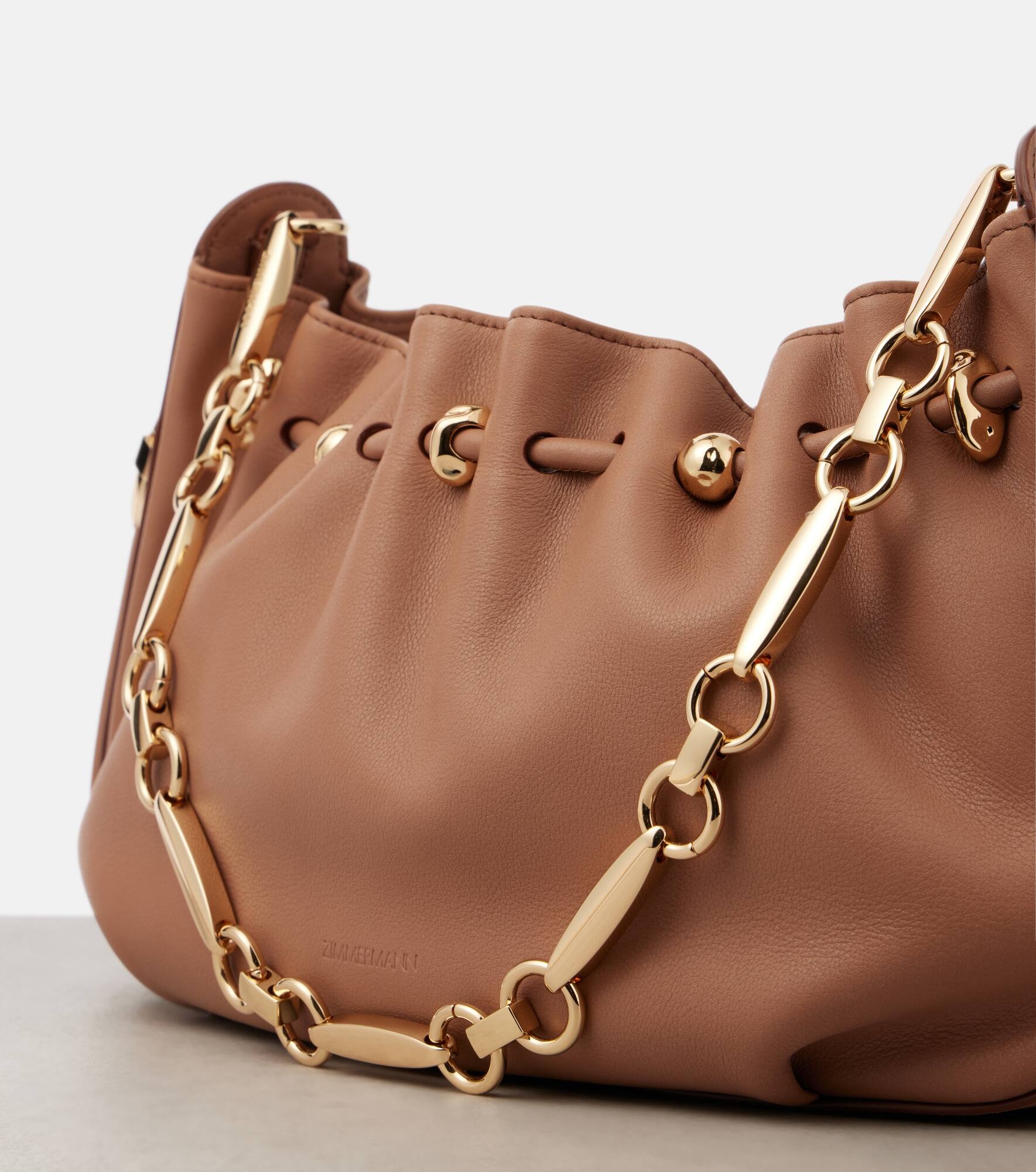 【送料&関税込】Zimmermann Halcyon Shoulder Bag In Taupe Lea Zimmermann Halcyon Shoulder Bag In Taupe Leather | italist