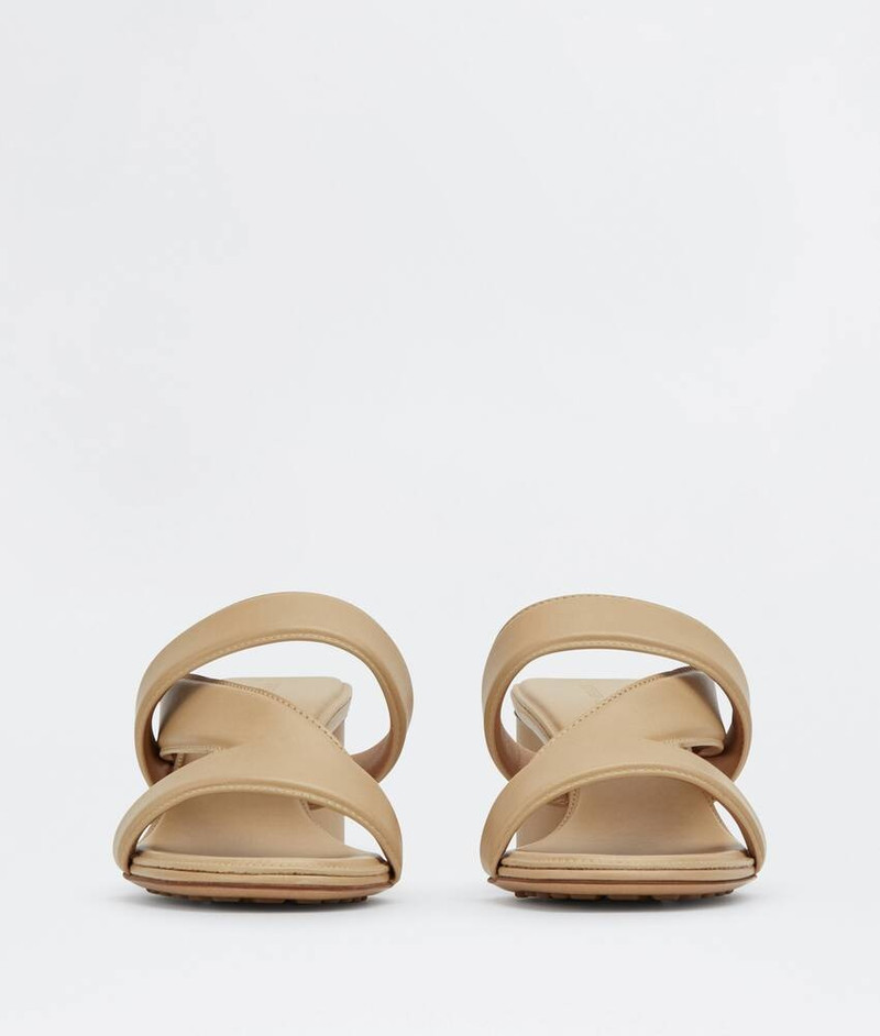 Bottega Veneta band outlook