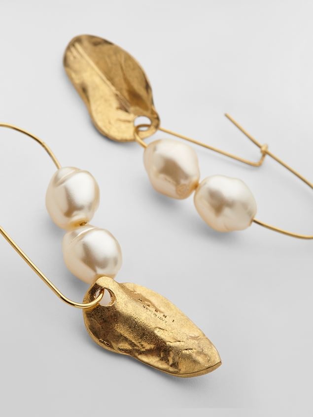 NATURE LEVERBACK EARRINGS IN GOLD-TONE METAL WITH PEARLS AND LEAF - 4