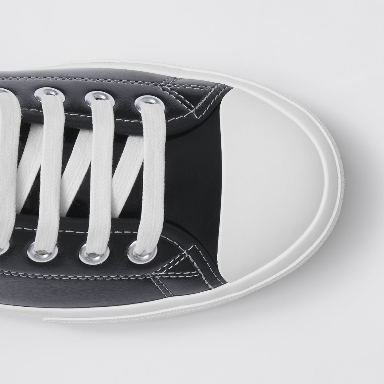 Porthole Detail Leather High-top Sneakers - 3