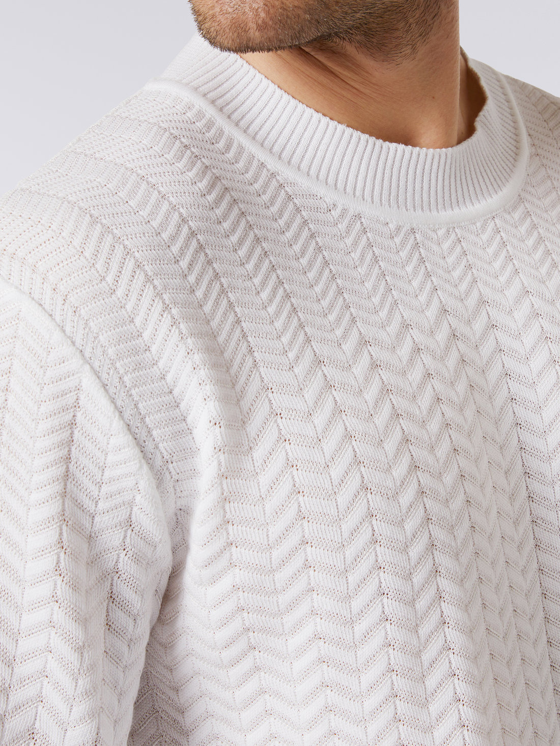 Crew-neck cotton T-shirt with tone-on-tone chevron - 5