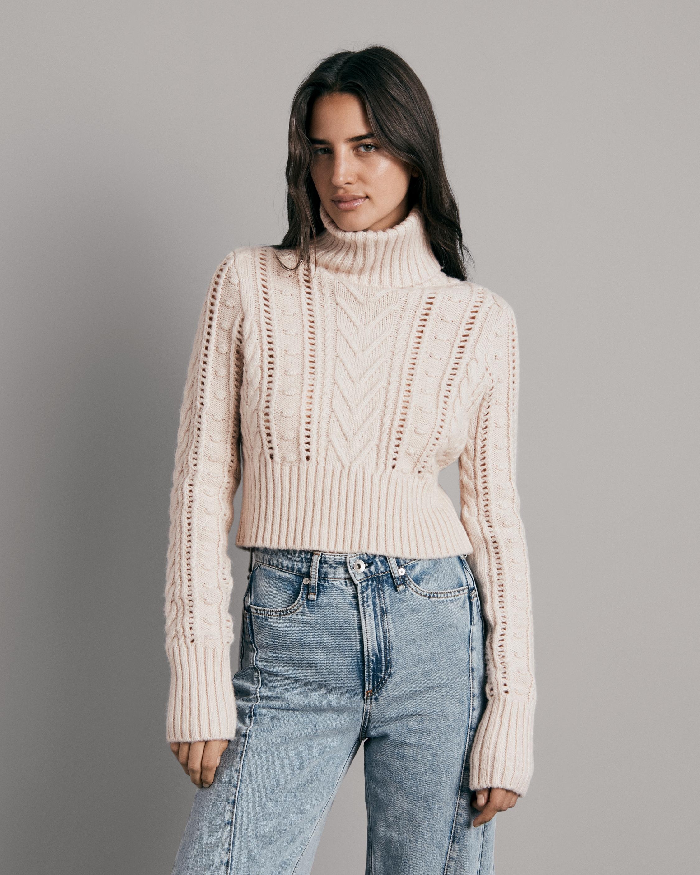 Elizabeth Wool Cable Turtleneck
Slim Fit Sweater - 2