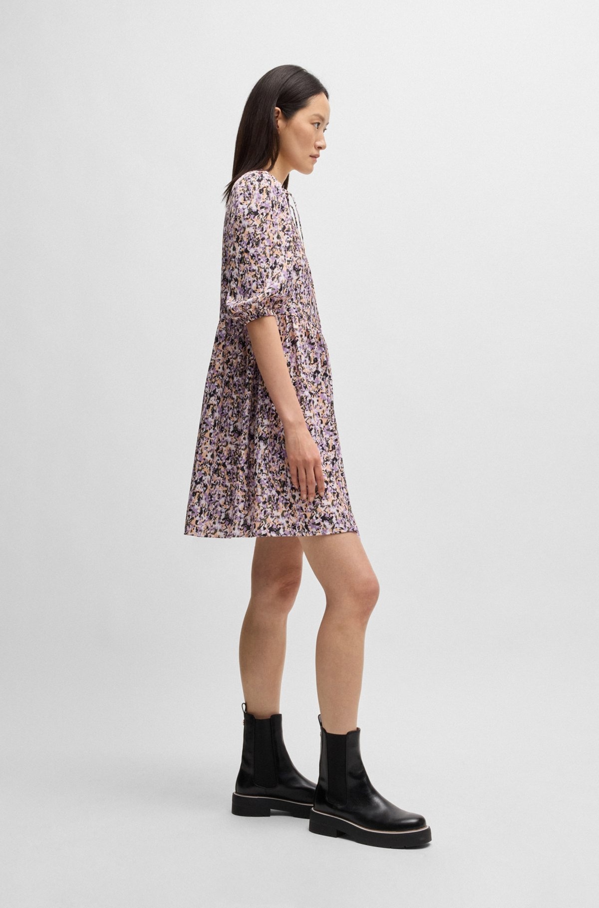 CROPPED-SLEEVE DRESS IN HAMMERED SATIN WITH SEASONAL PRINT - 6