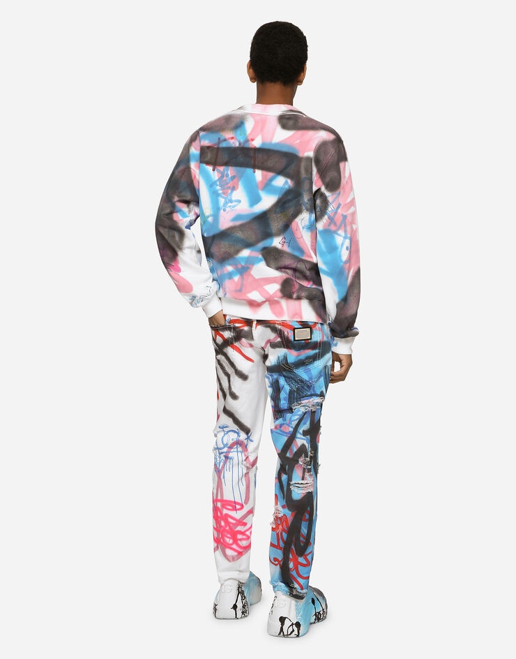 Loose jeans with spray-paint graffiti print - 2