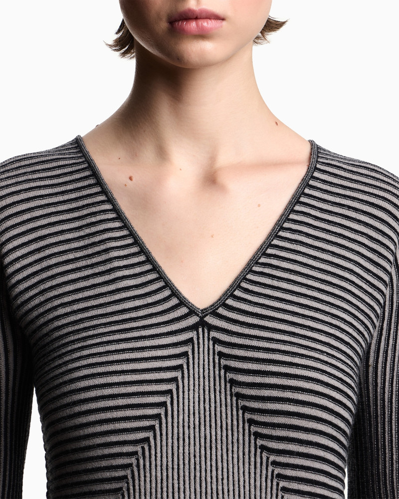 V-NECK JUMPER WITH STRIPED LINKS-STITCHED DETAILS 5