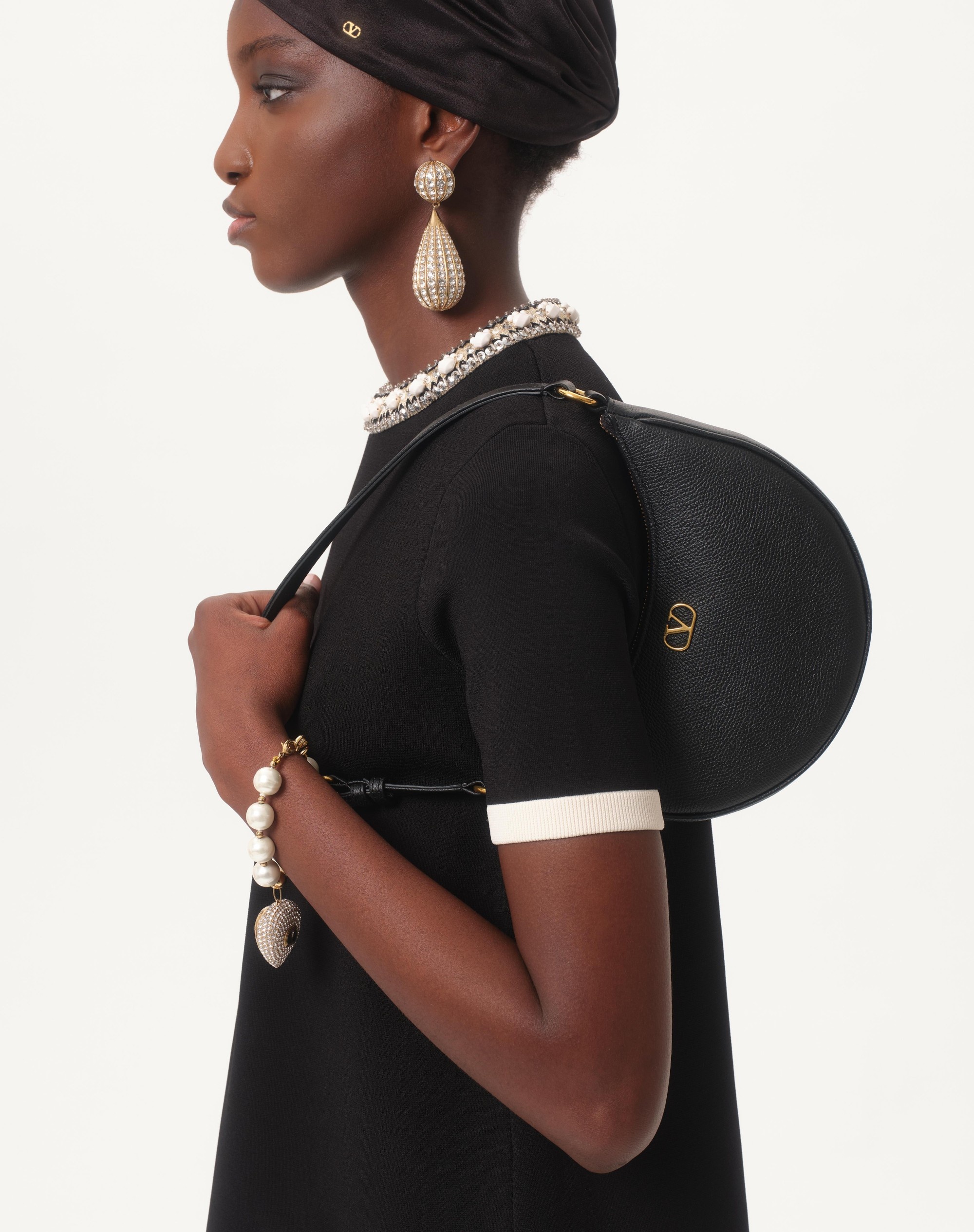 VLOGO SIGNATURE MINI HOBO BAG IN GRAINY CALFSKIN - 7
