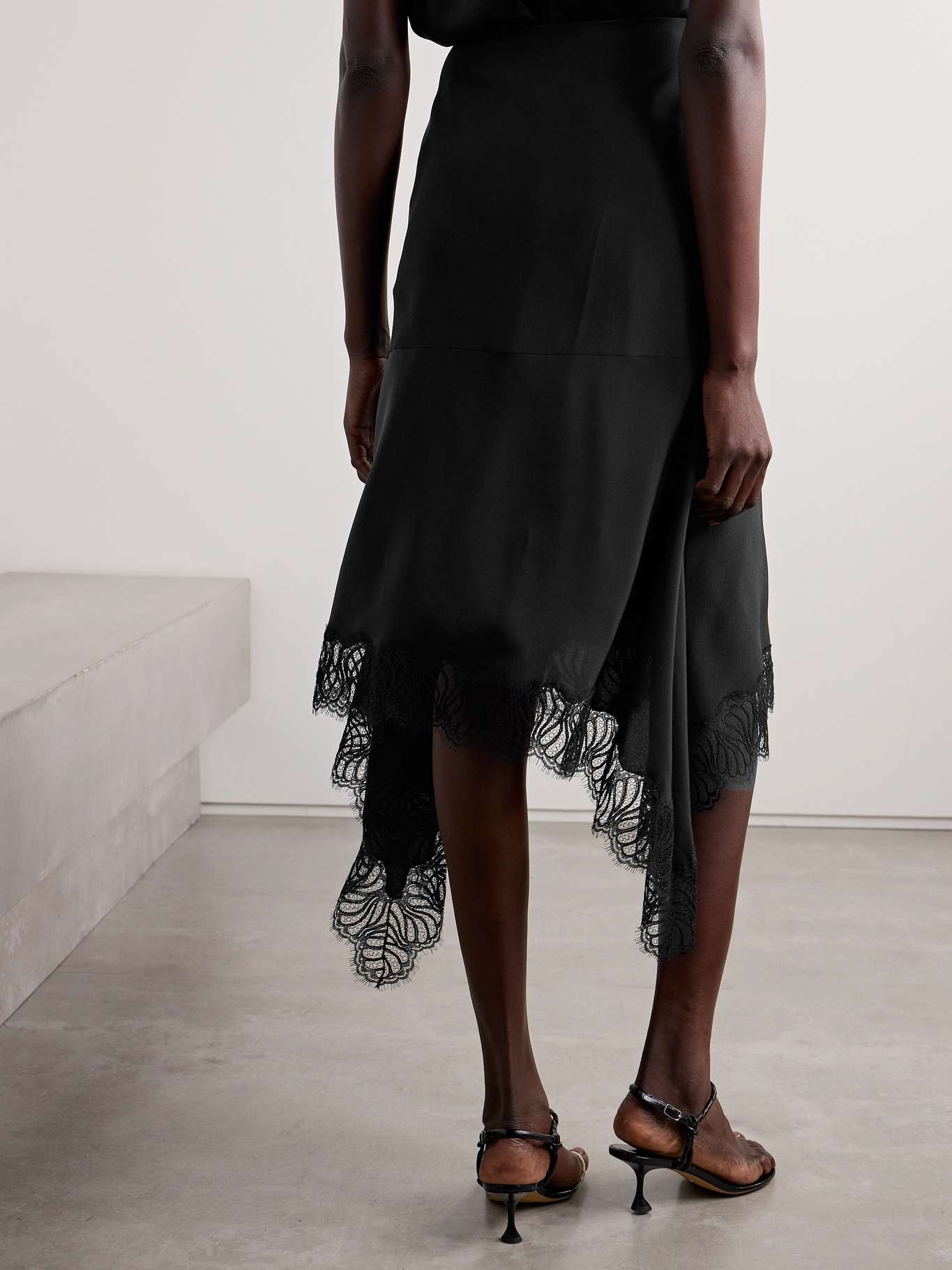 Stella McCartney Asymmetric lace-trimmed silk-crepe skirt