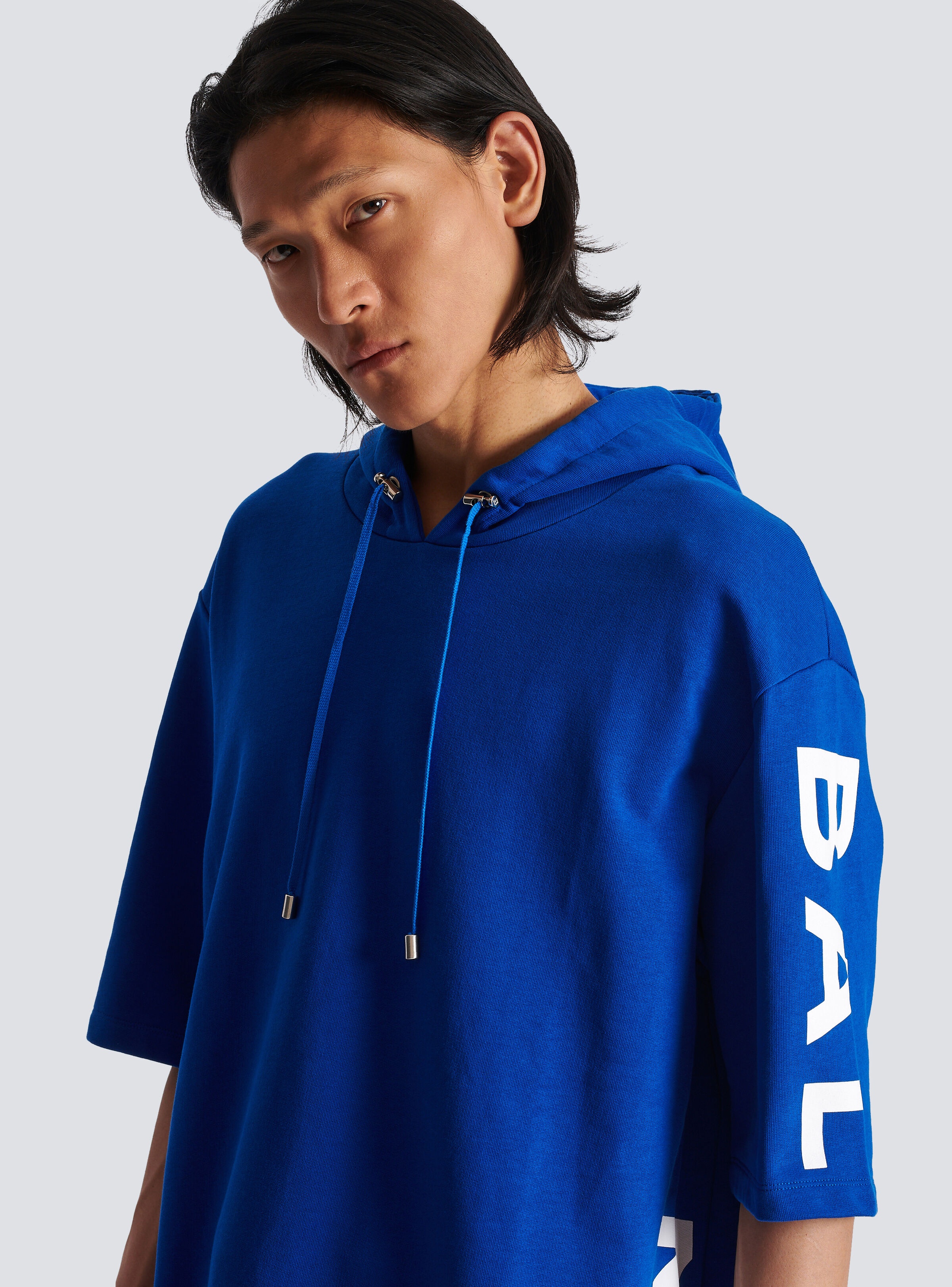Oversized hoodie in eco-responsible cotton with Balmain logo print - 6