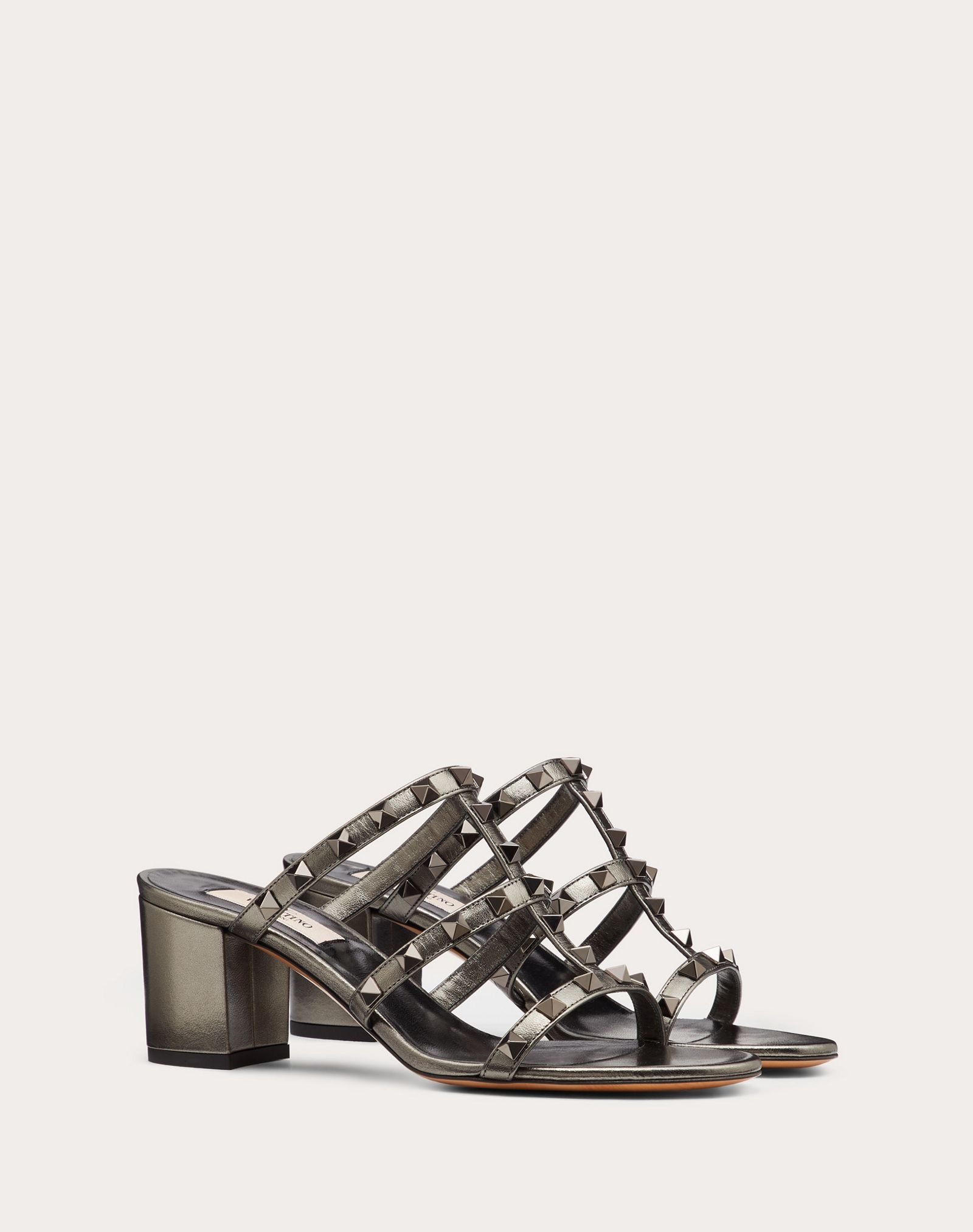 Rockstud Metallic Calfskin Leather Slide Sandal 60 mm - 2