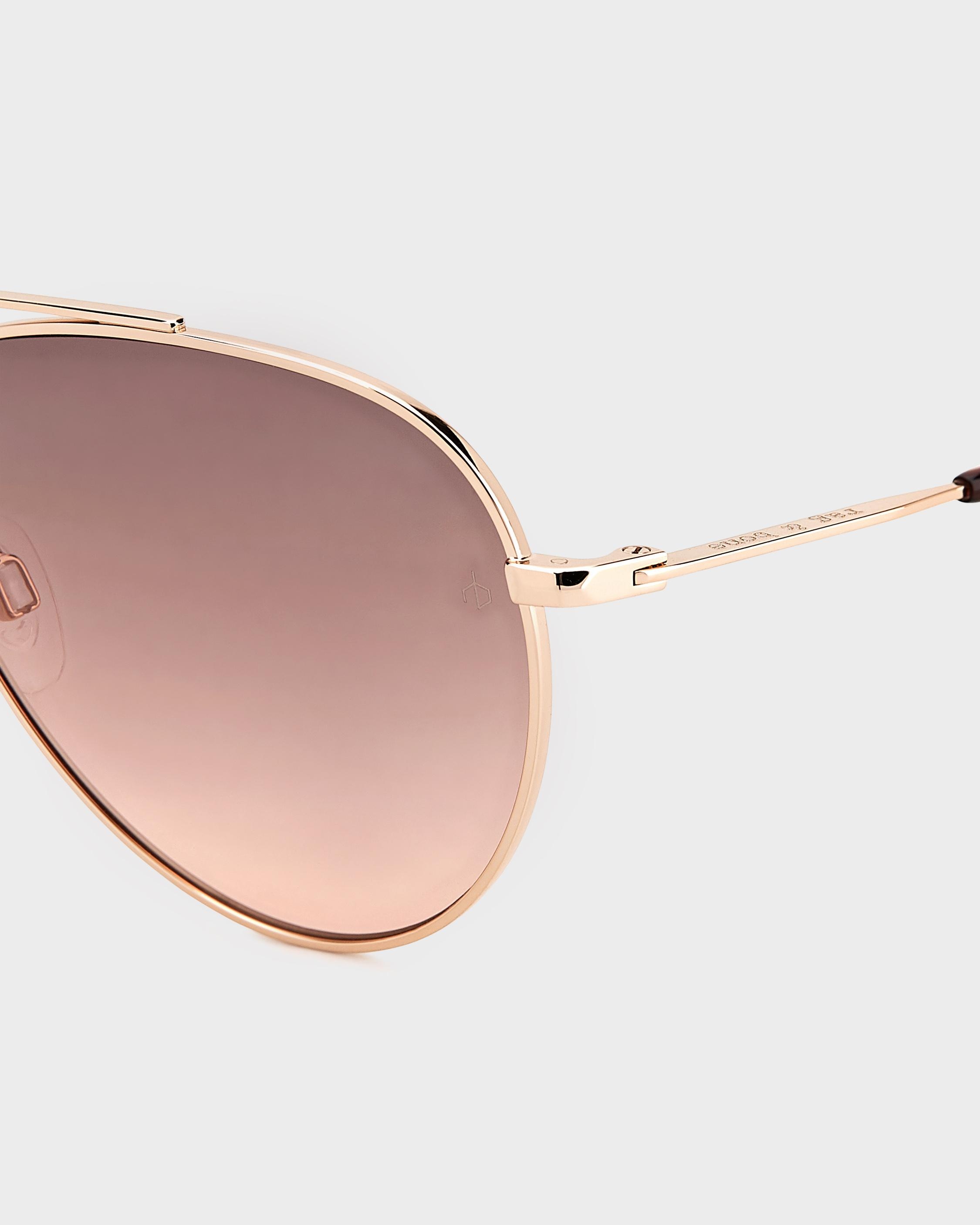 Leslie
Aviator Sunglasses - 3