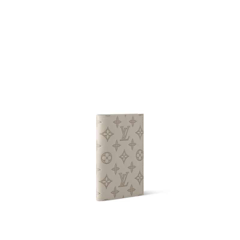 Louis Vuitton Passport Cover outlook