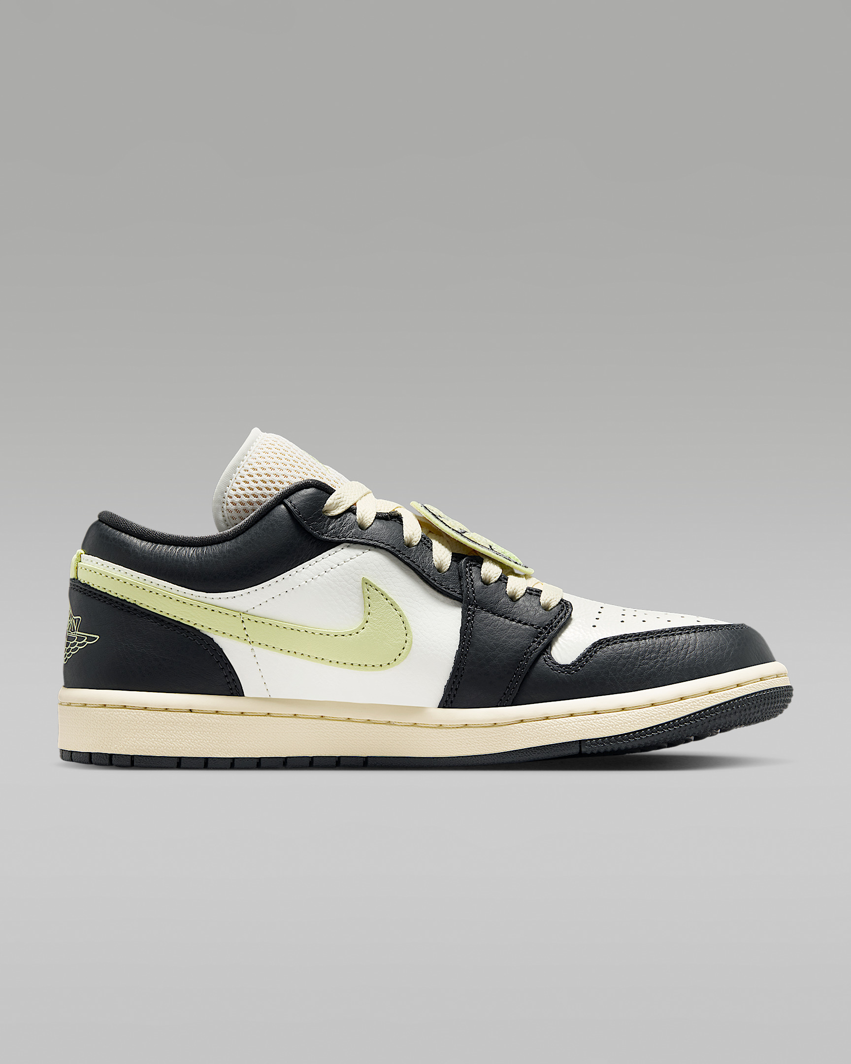 Air Jordan 1 Low SE Women's Shoes - 3