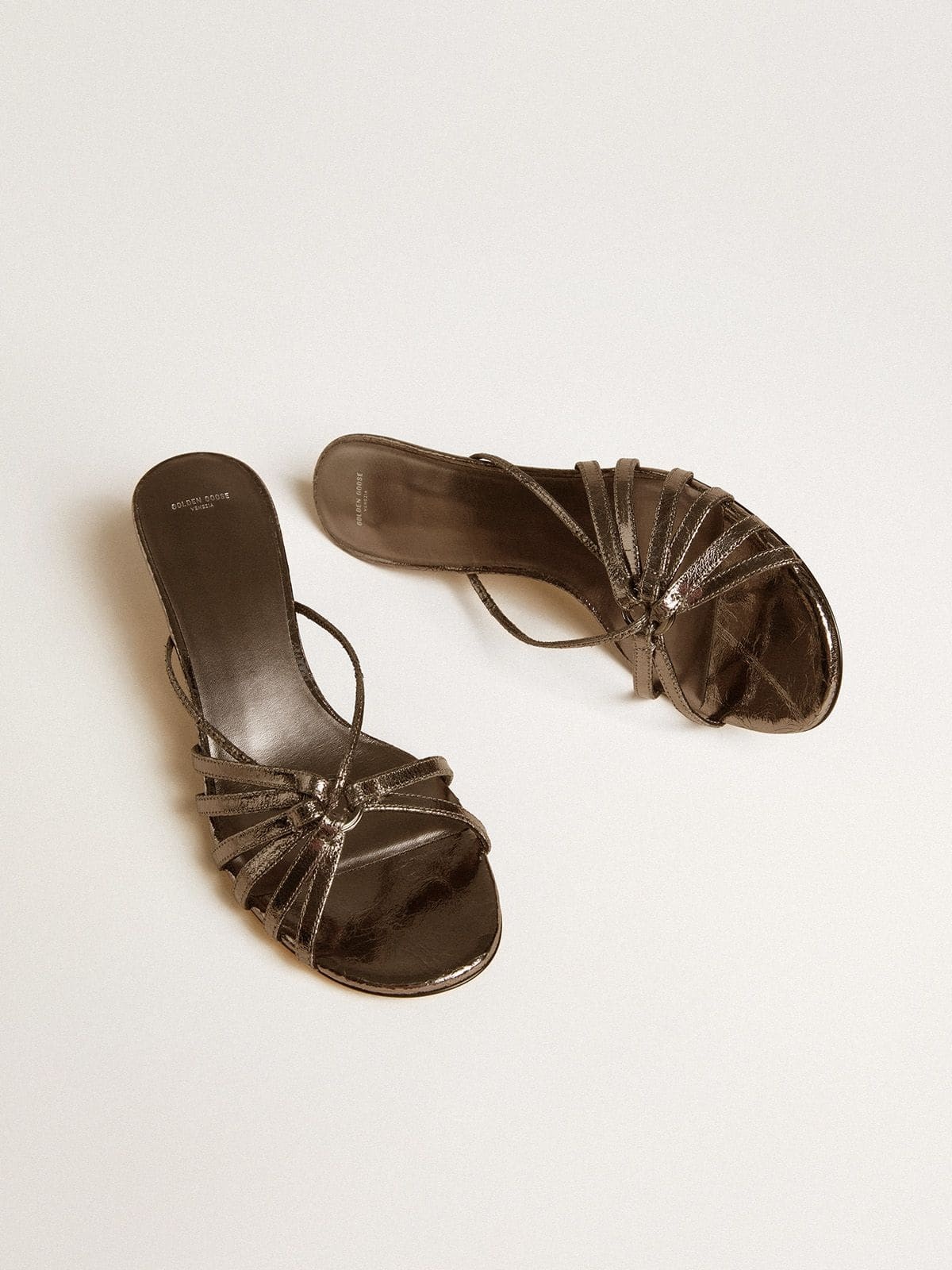 Nico kitten heel sandals in metallic gray leather - 2