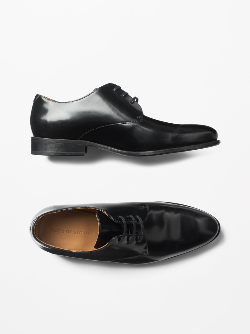 TIGER OF SWEDEN Trigon Shoes In Cow Leather outlook