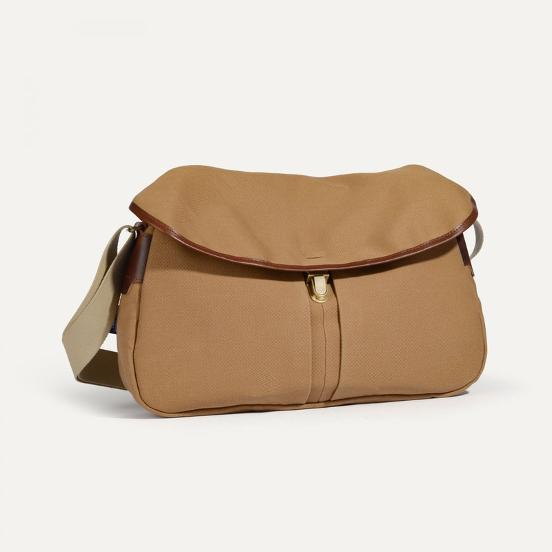 Bleu de Chauffe LÉON MESSENGER BAG  -  CAMEL outlook
