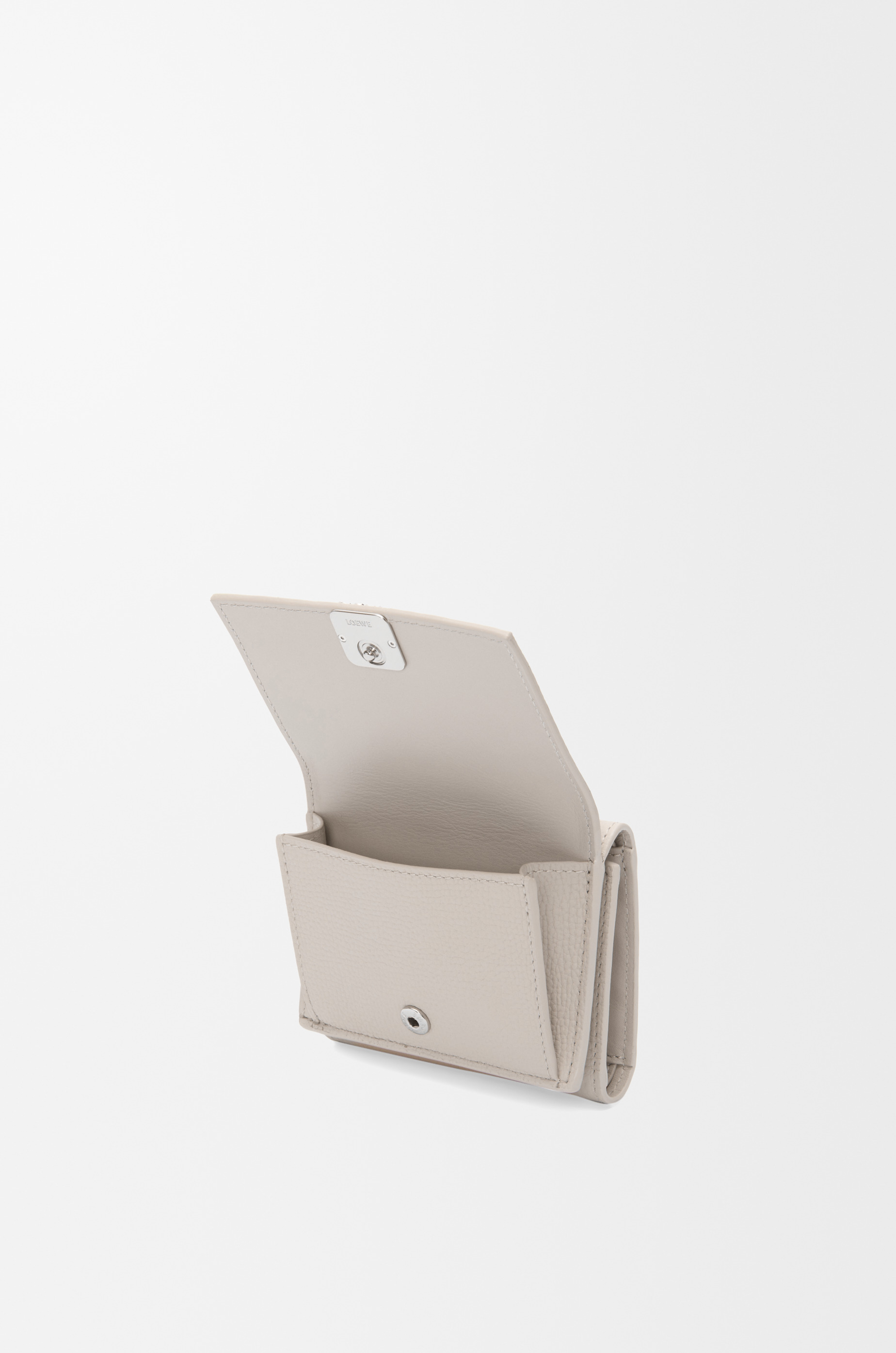 Anagram trifold wallet in pebble grained calfskin - 3